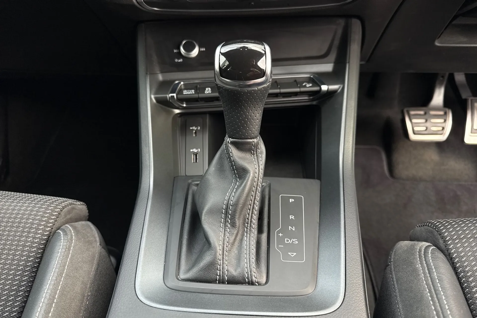 Audi Q3 thumbnail image number 49