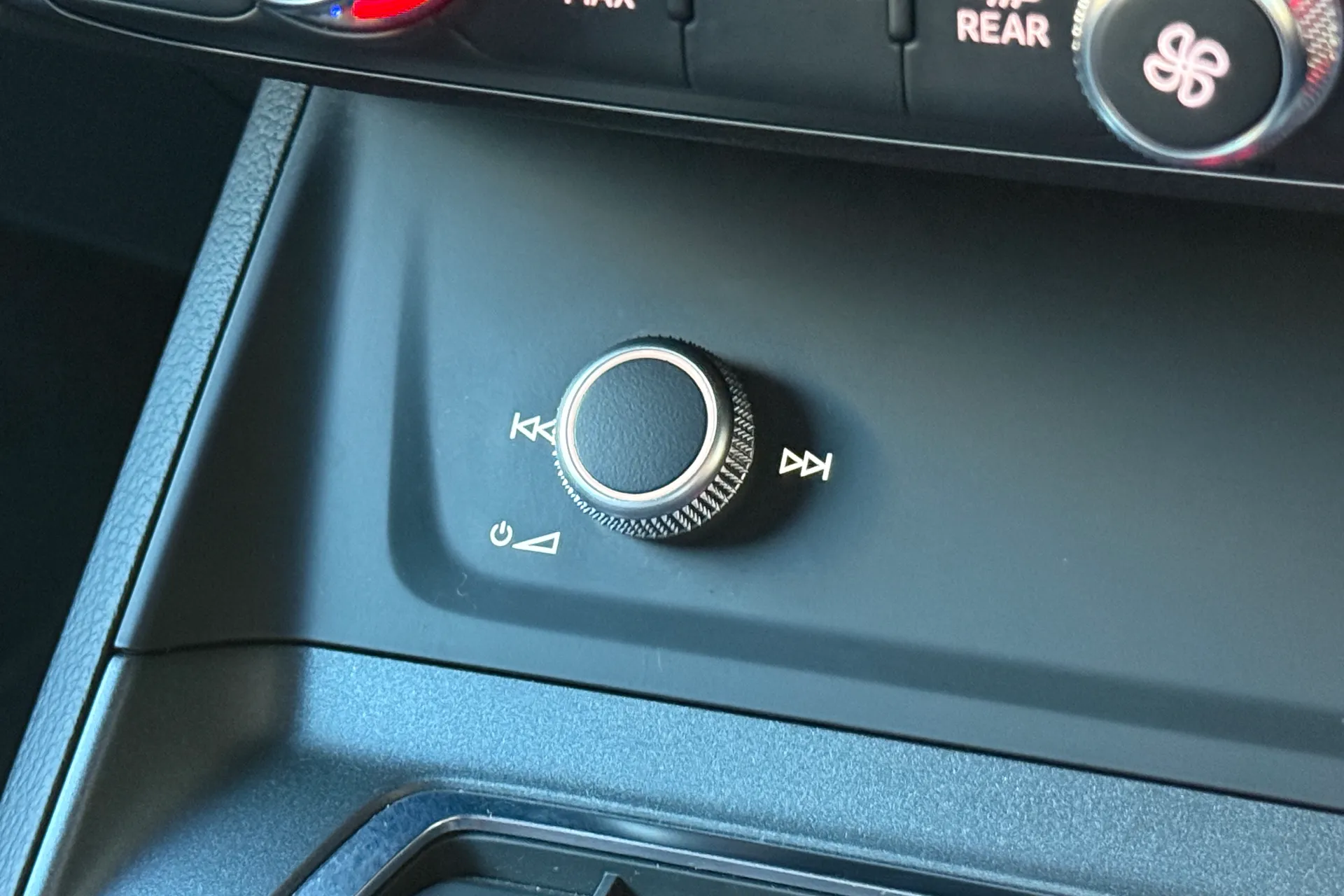 Audi RS Q3 thumbnail image number 17