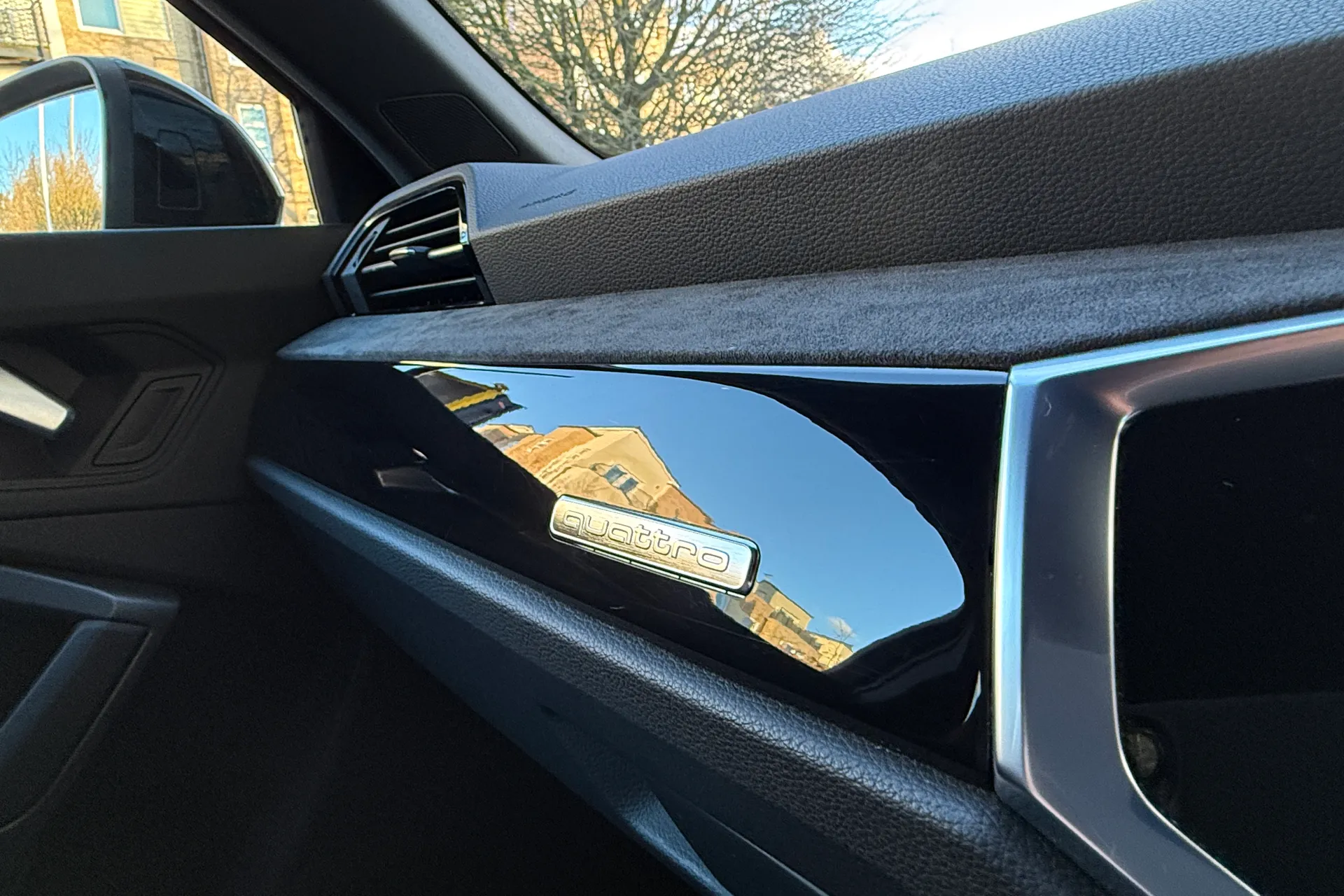 Audi RS Q3 thumbnail image number 34