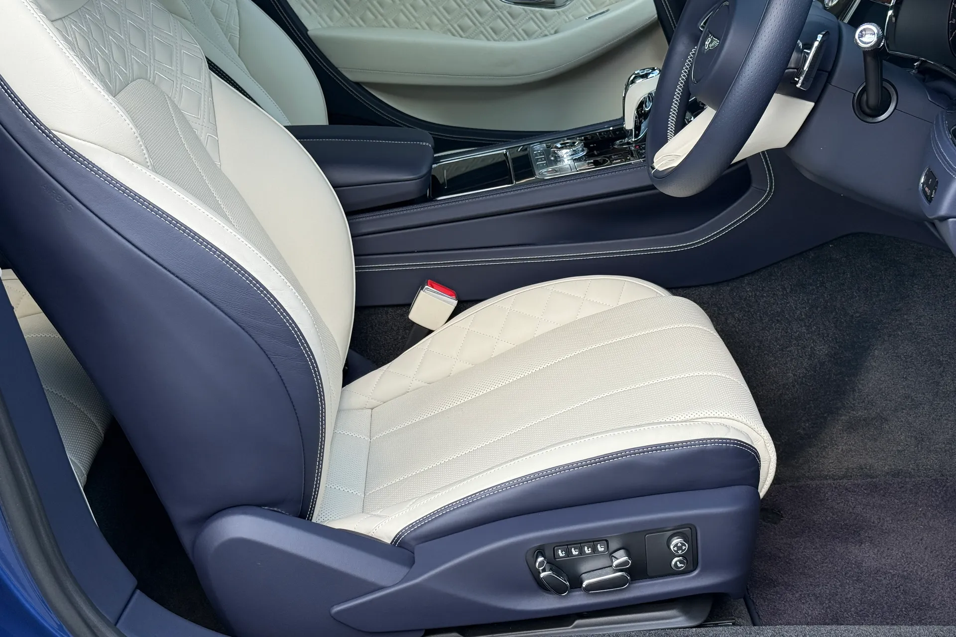 Bentley CONTINENTAL GT thumbnail image number 9