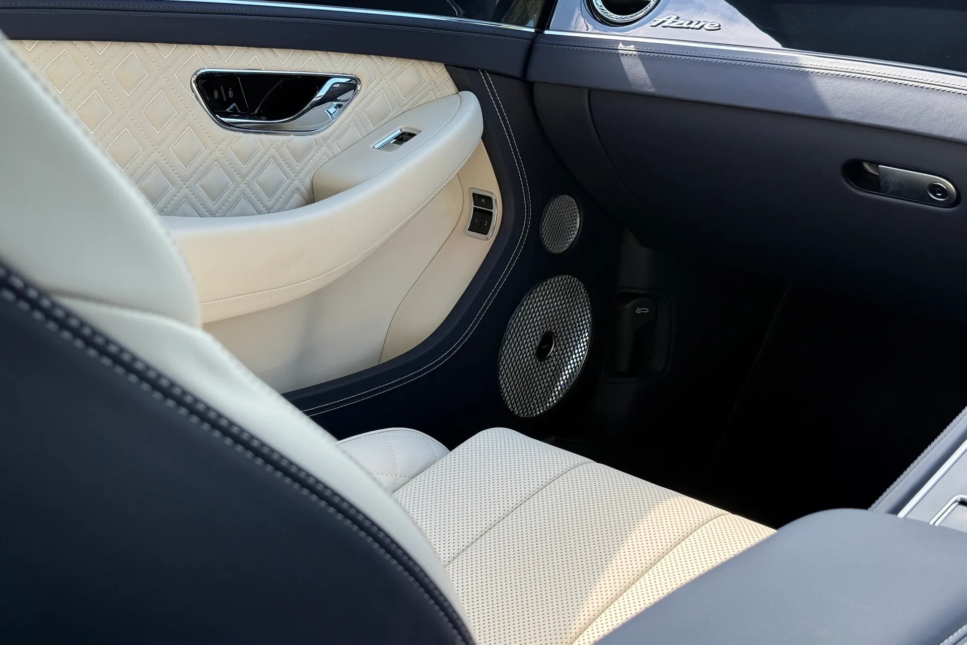 Bentley CONTINENTAL GT thumbnail image number 29