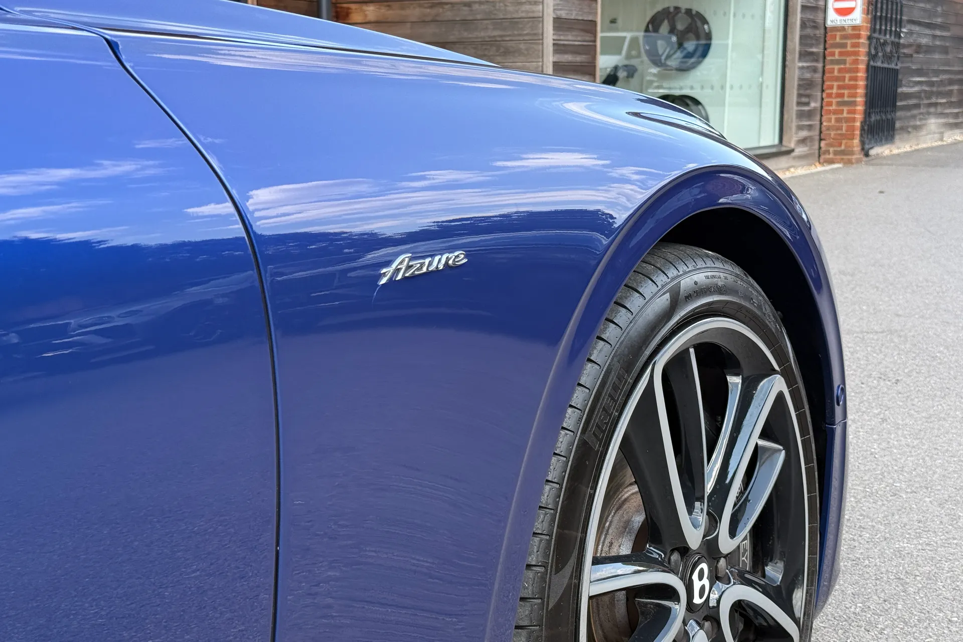 Bentley CONTINENTAL GT thumbnail image number 7