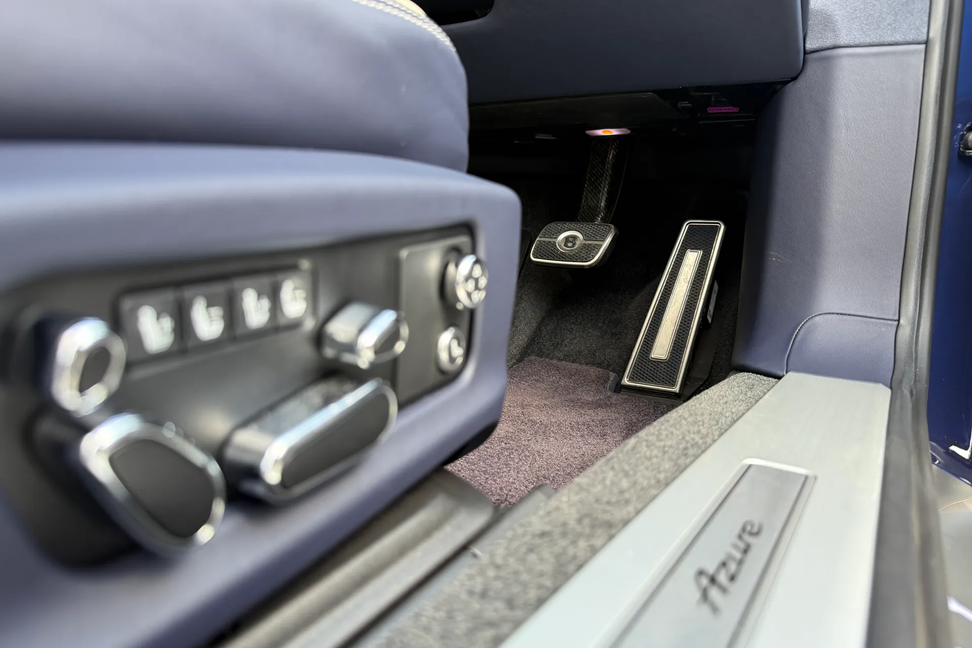 Bentley CONTINENTAL GT thumbnail image number 17