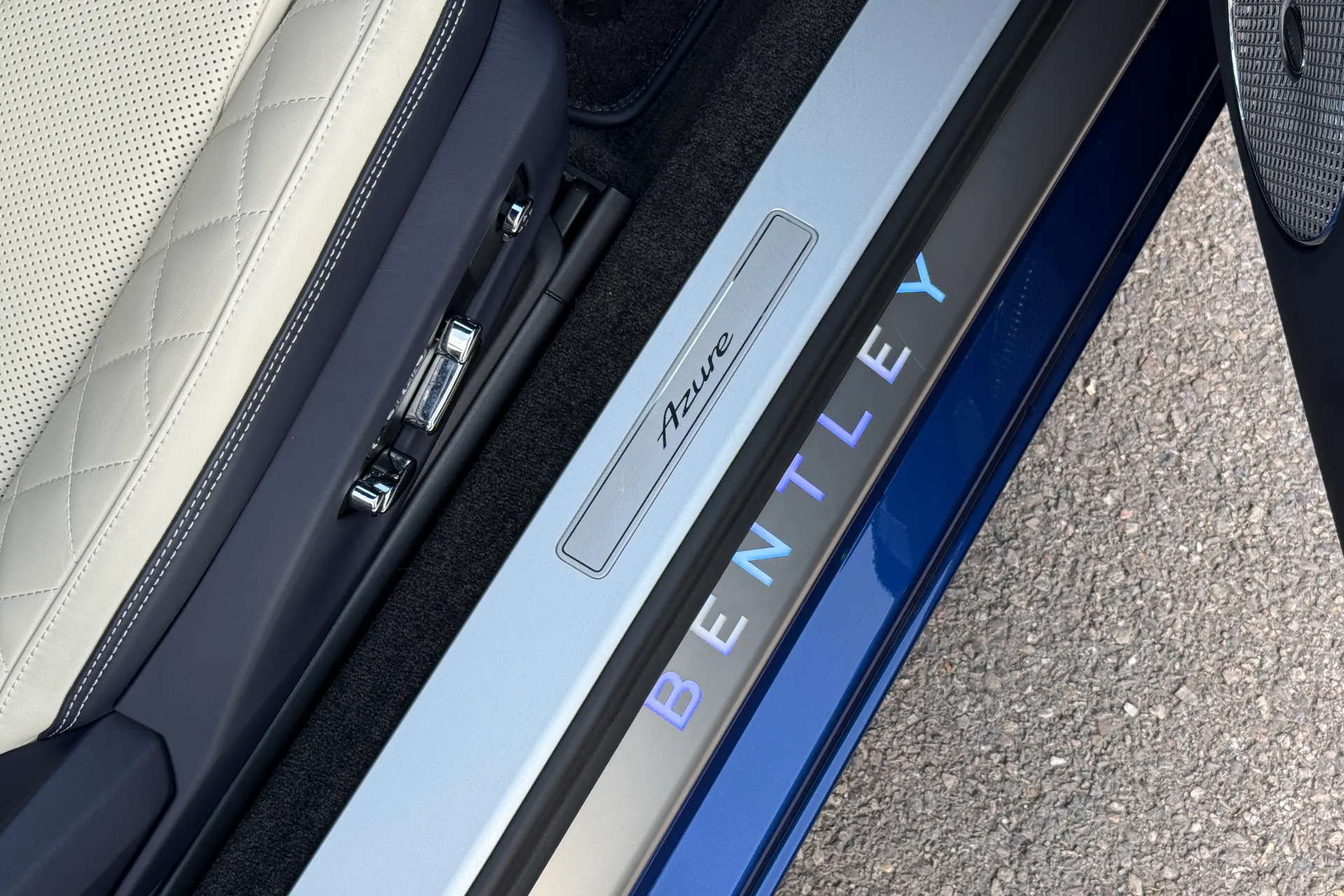 Bentley CONTINENTAL GT thumbnail image number 11