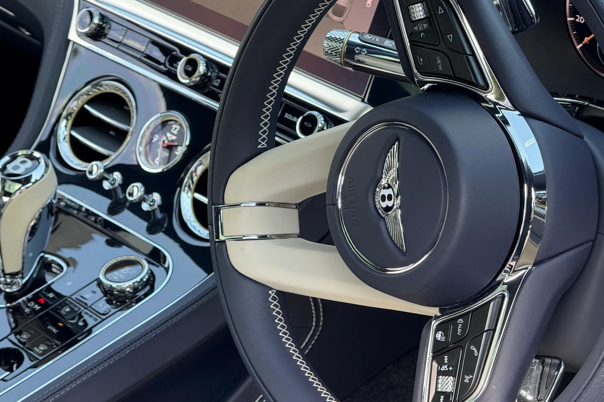 Bentley CONTINENTAL GT thumbnail image number 20