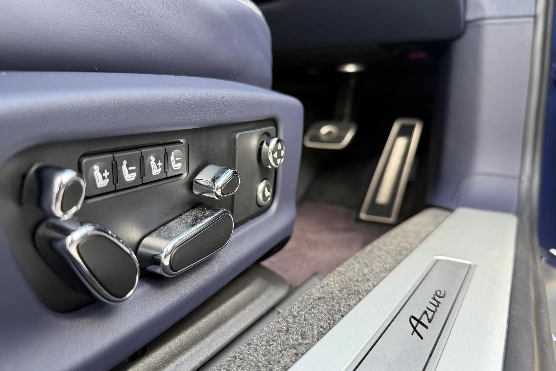 Bentley CONTINENTAL GT thumbnail image number 18