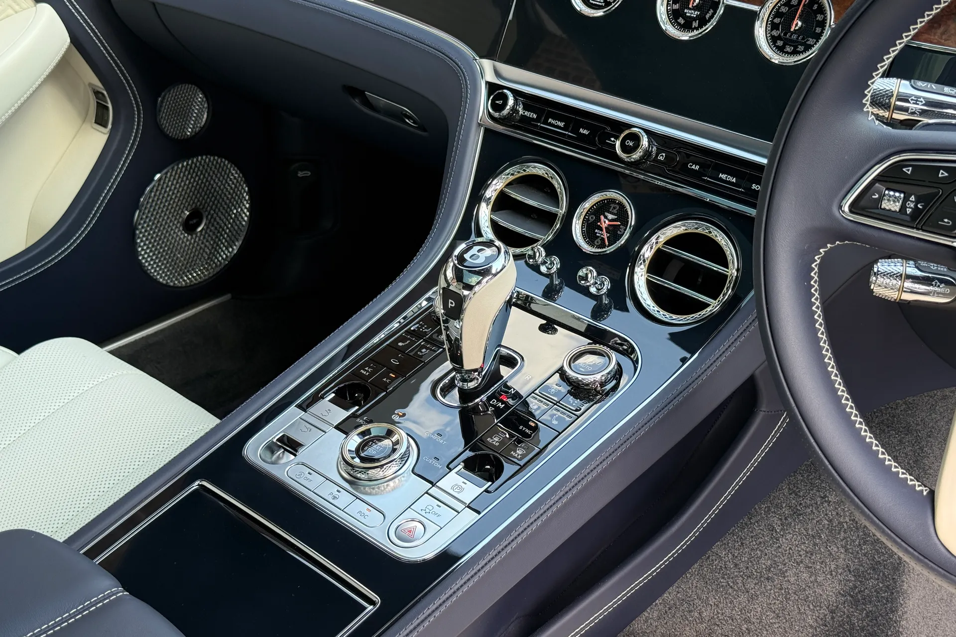 Bentley CONTINENTAL GT thumbnail image number 14