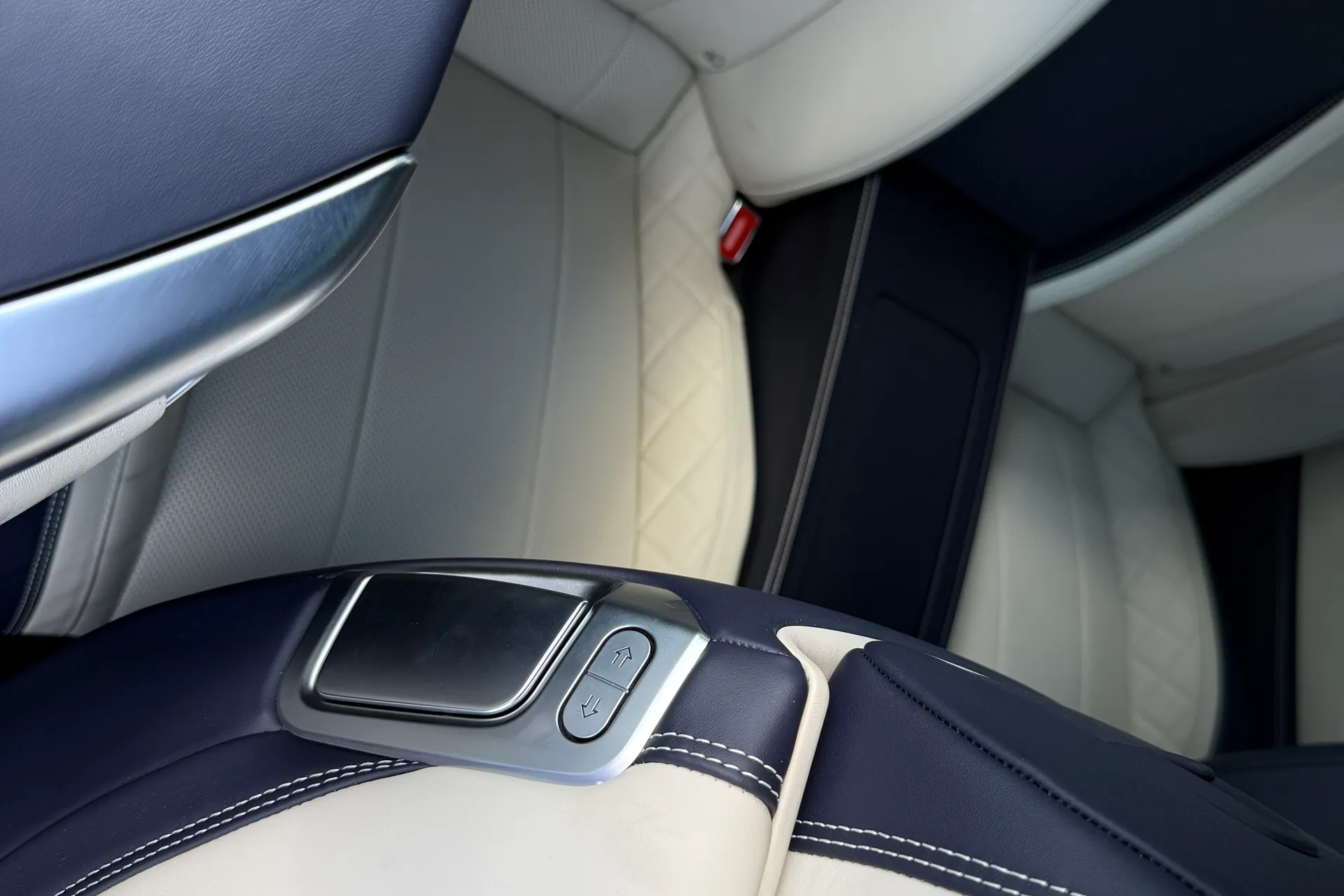 Bentley CONTINENTAL GT thumbnail image number 19