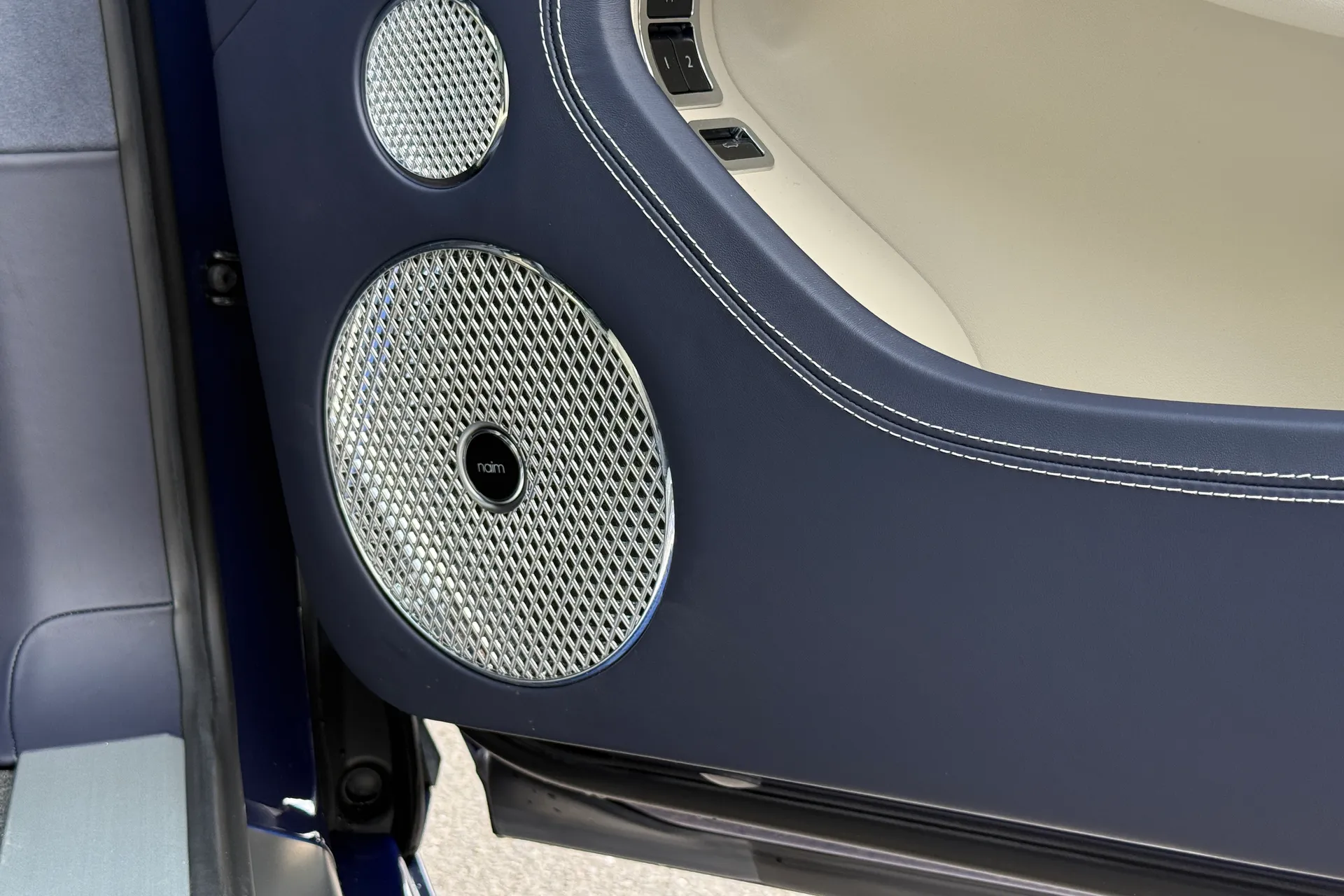 Bentley CONTINENTAL GT thumbnail image number 8