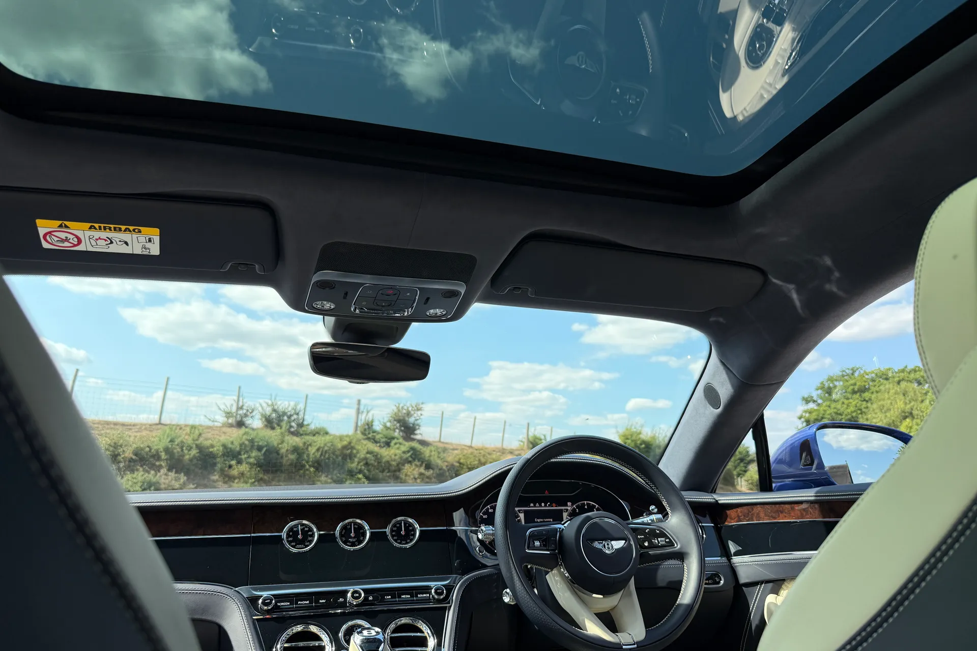 Bentley CONTINENTAL GT thumbnail image number 32