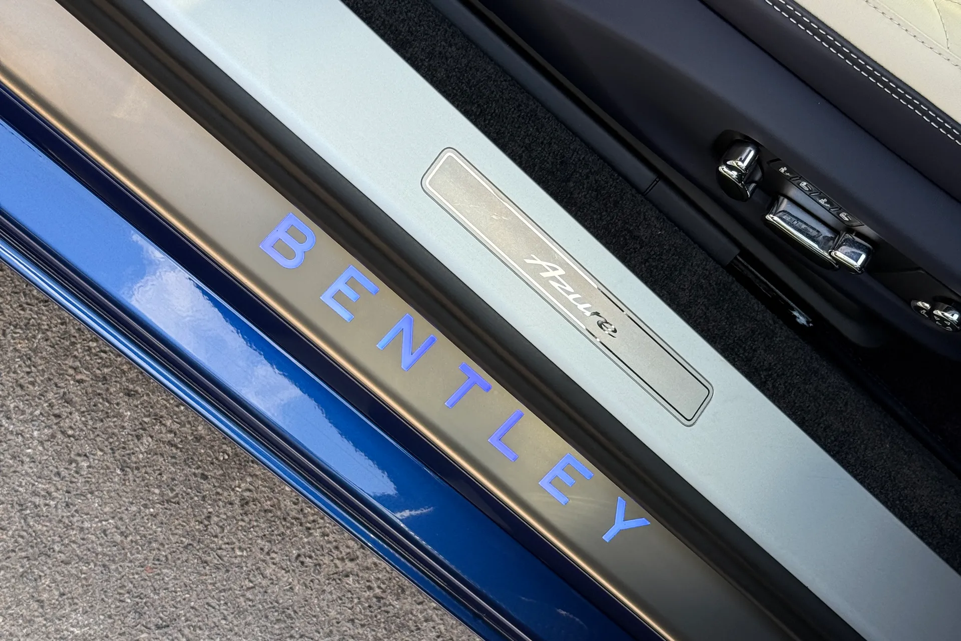Bentley CONTINENTAL GT thumbnail image number 35
