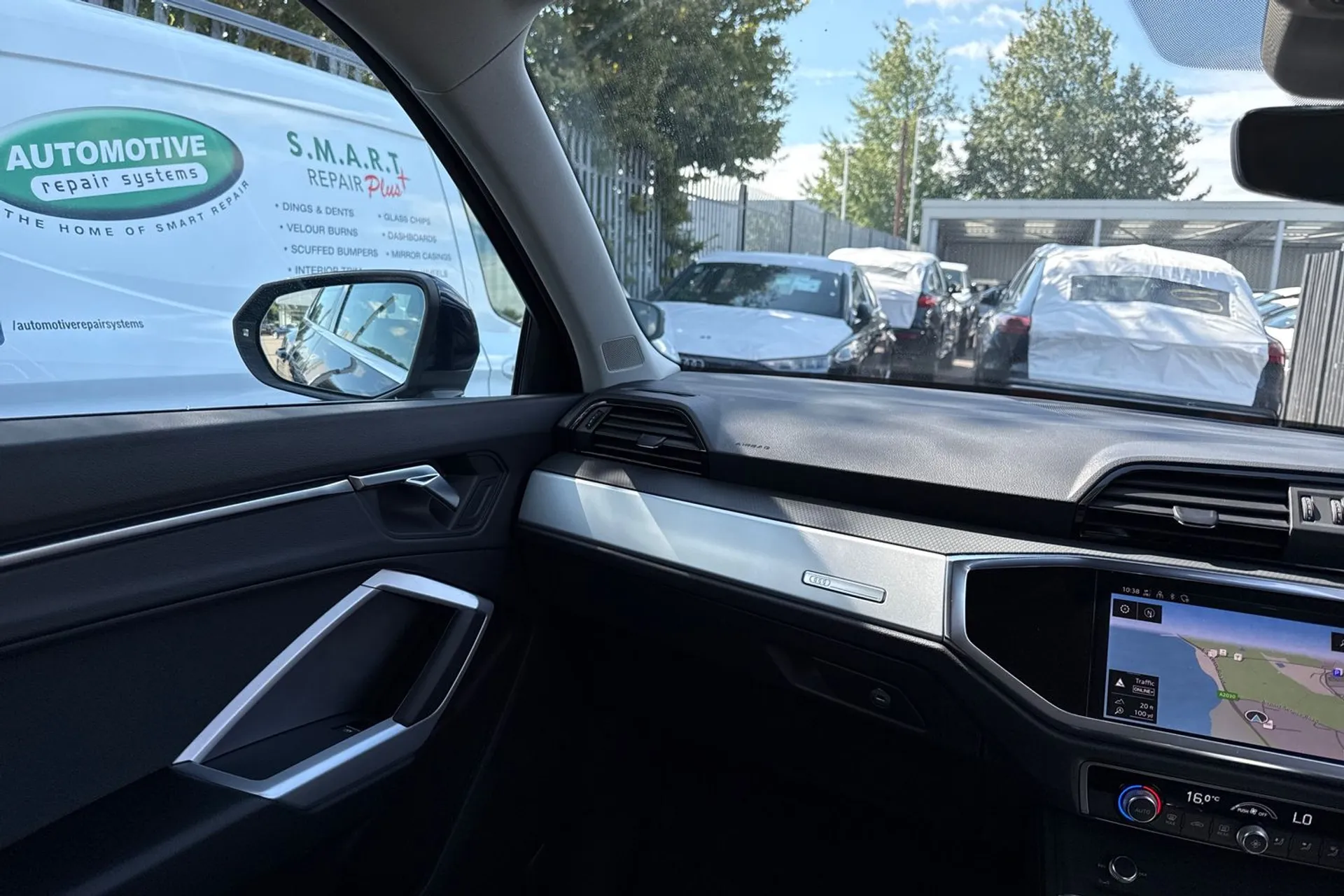 Audi Q3 thumbnail image number 36