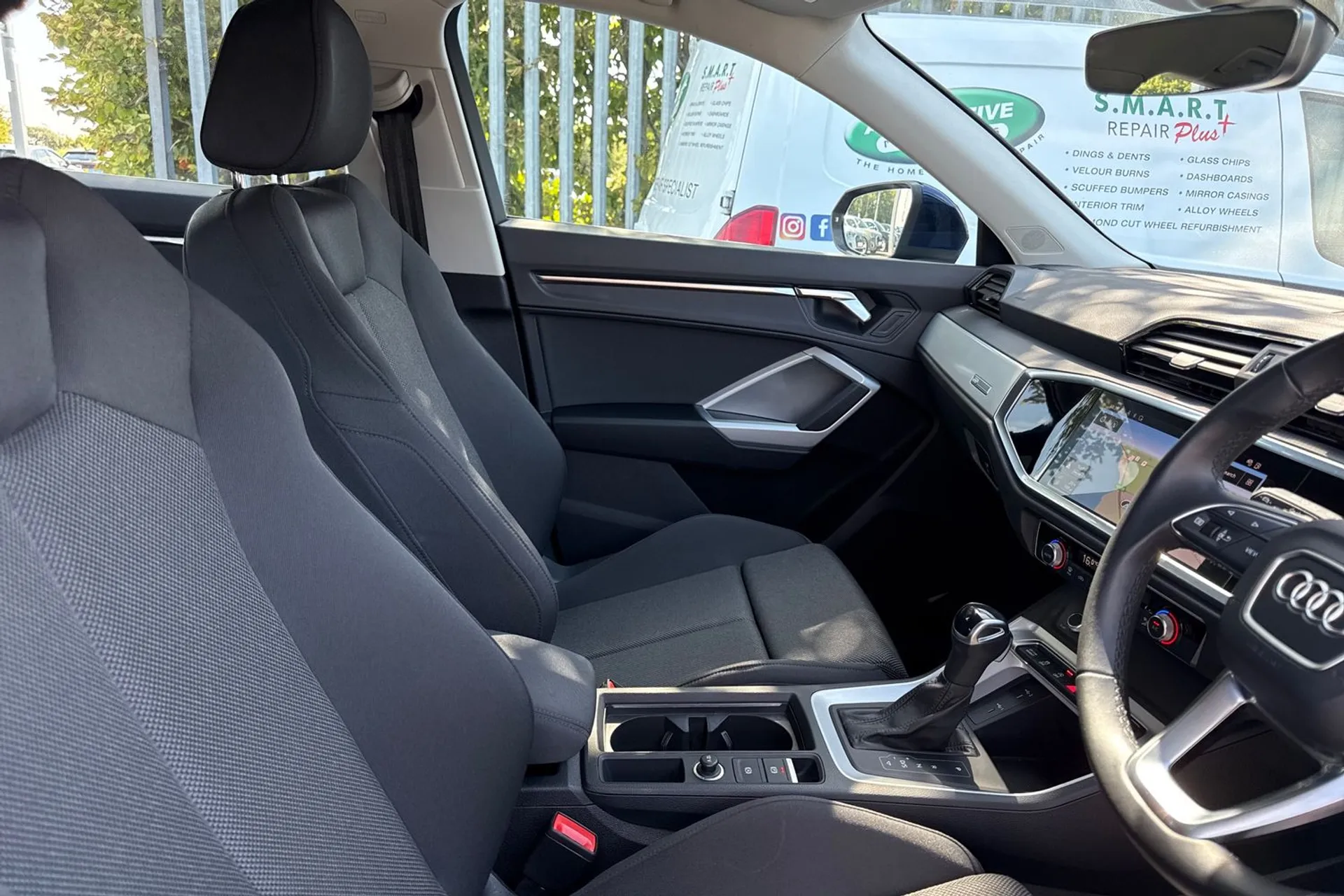 Audi Q3 thumbnail image number 25