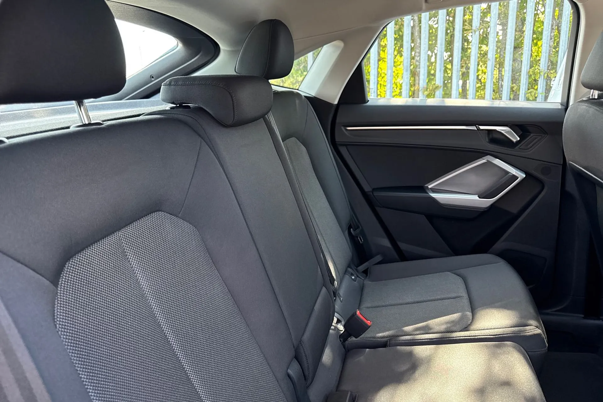 Audi Q3 thumbnail image number 21