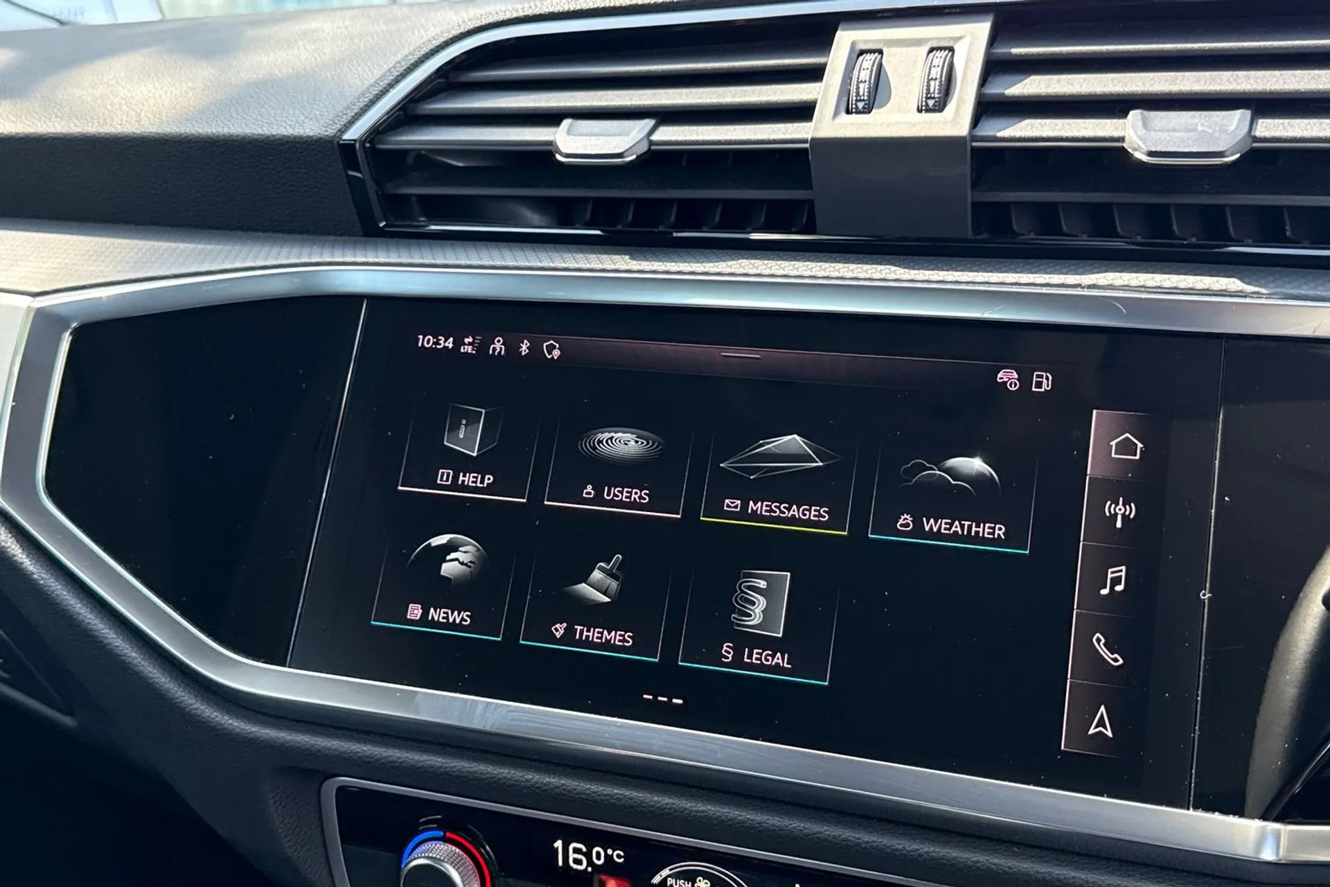 Audi Q3 thumbnail image number 37