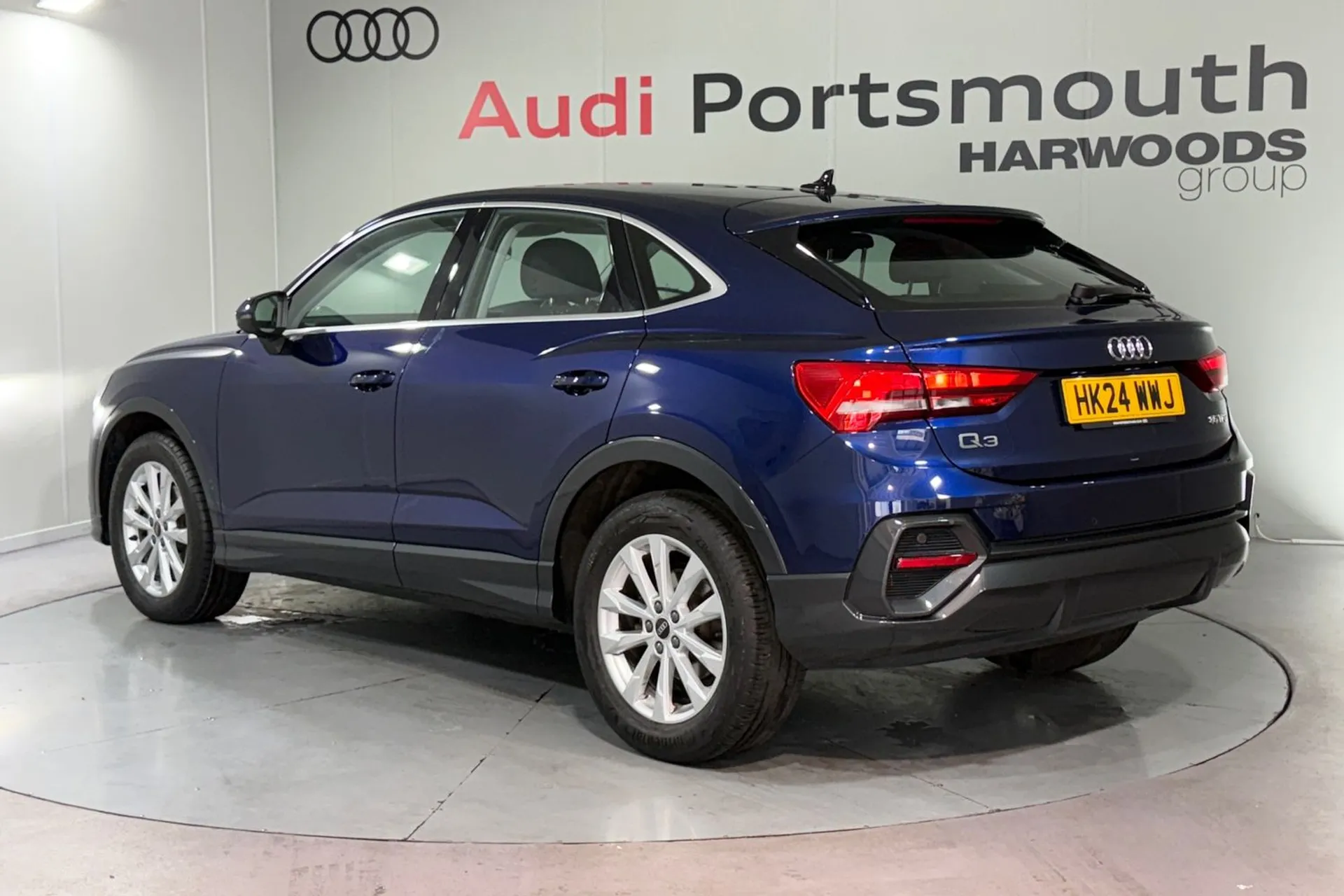Audi Q3 thumbnail image number 7