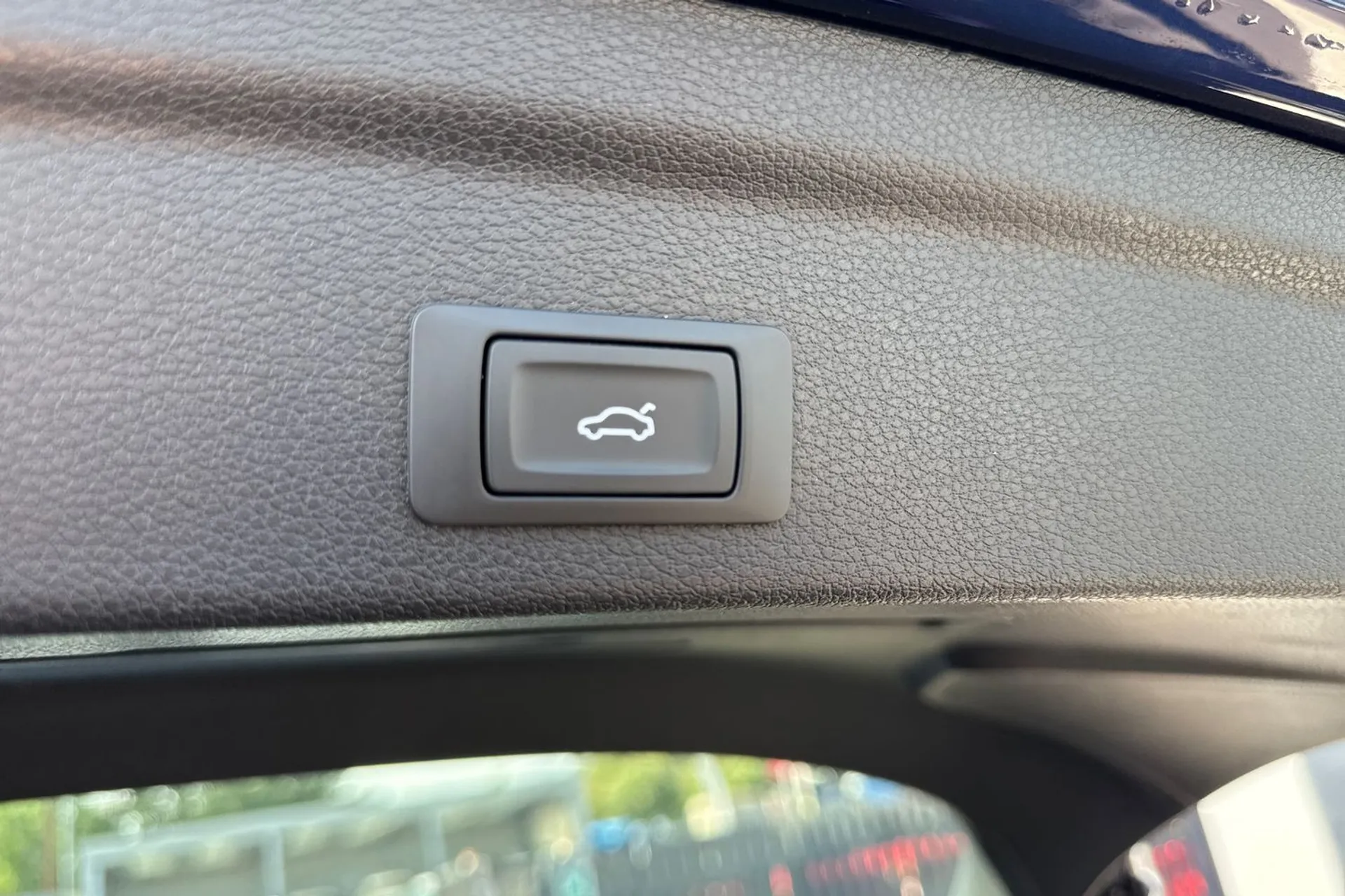 Audi Q3 thumbnail image number 19