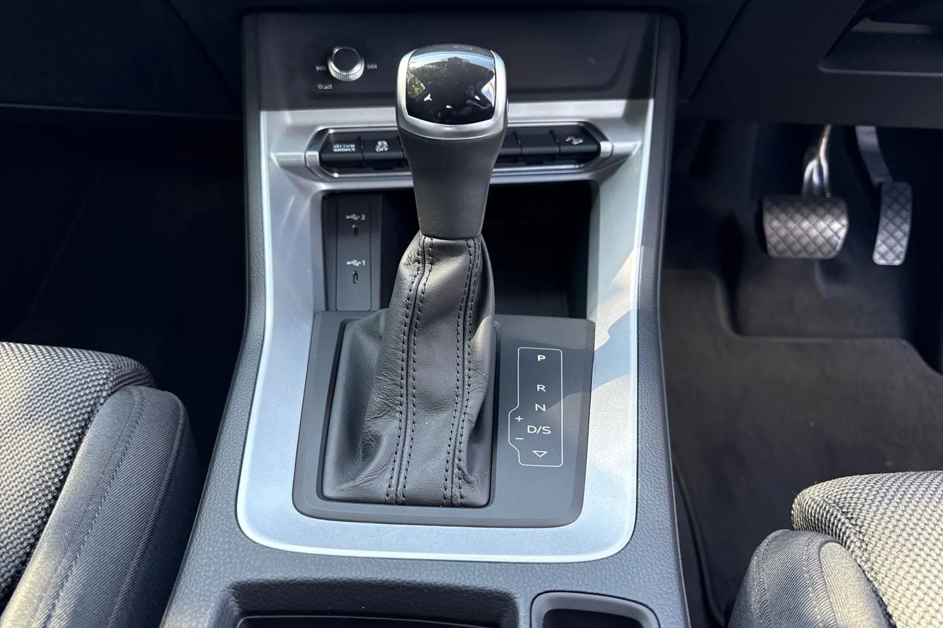 Audi Q3 thumbnail image number 41