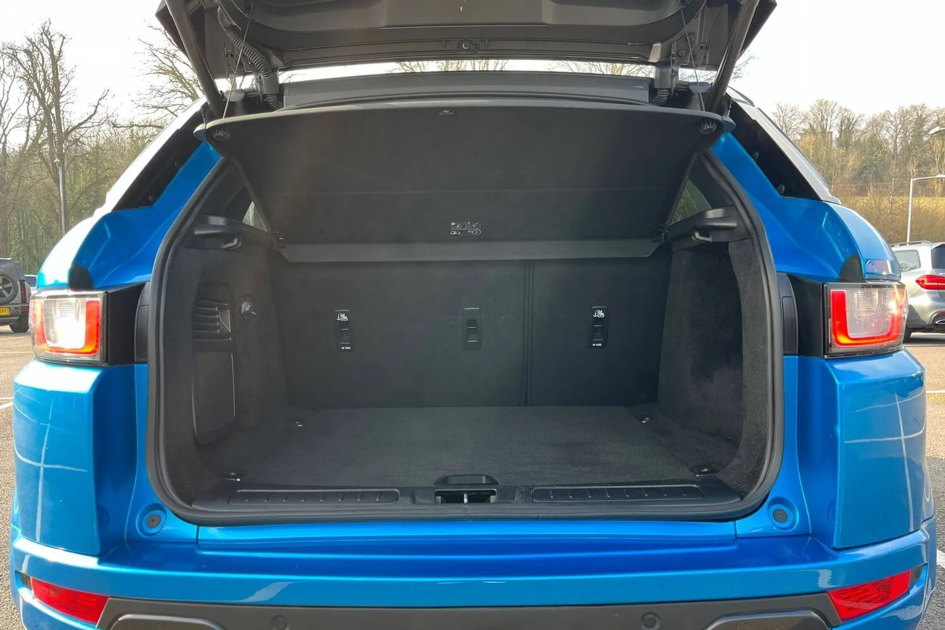 LAND ROVER RANGE ROVER EVOQUE thumbnail image number 20