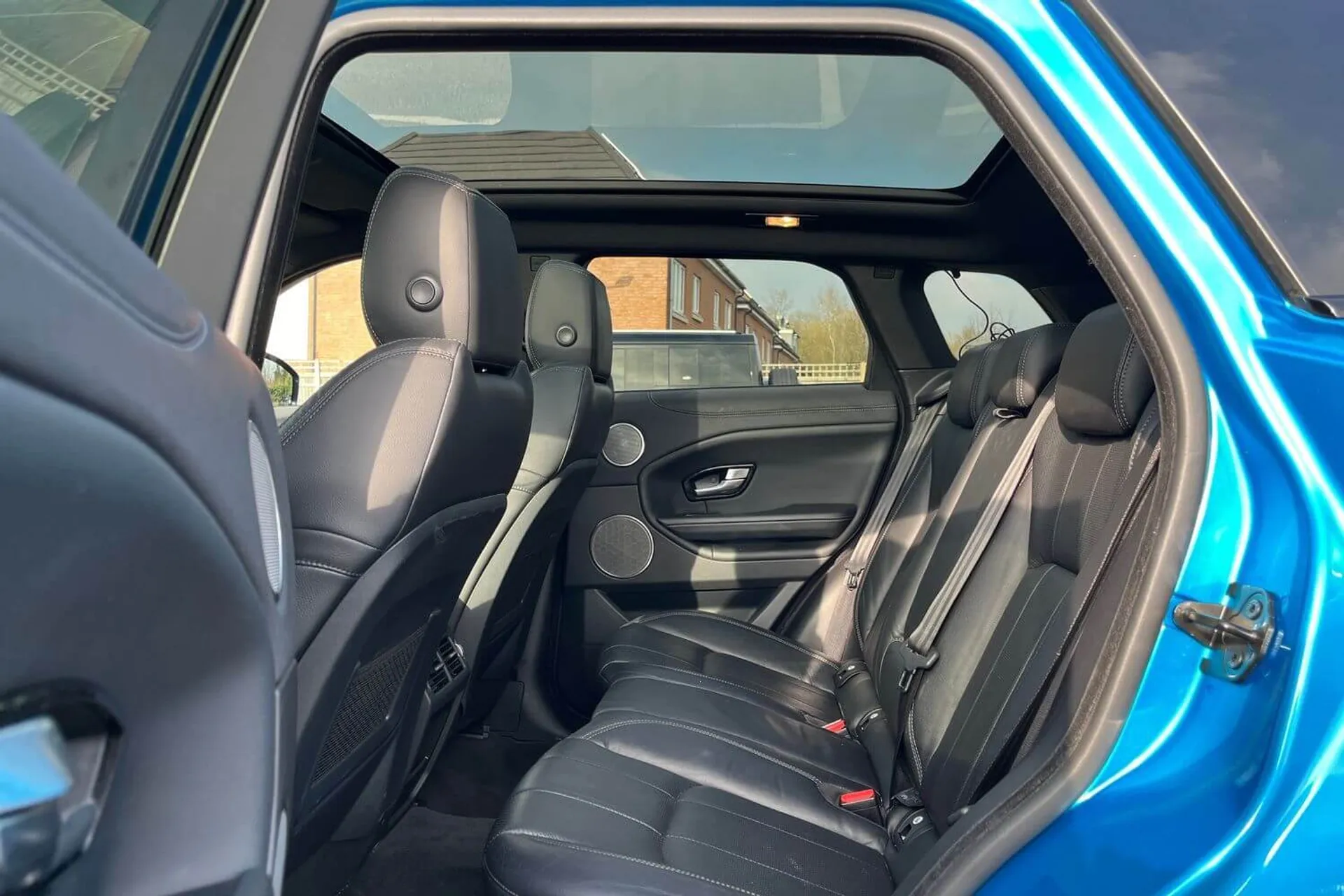 LAND ROVER RANGE ROVER EVOQUE thumbnail image number 23