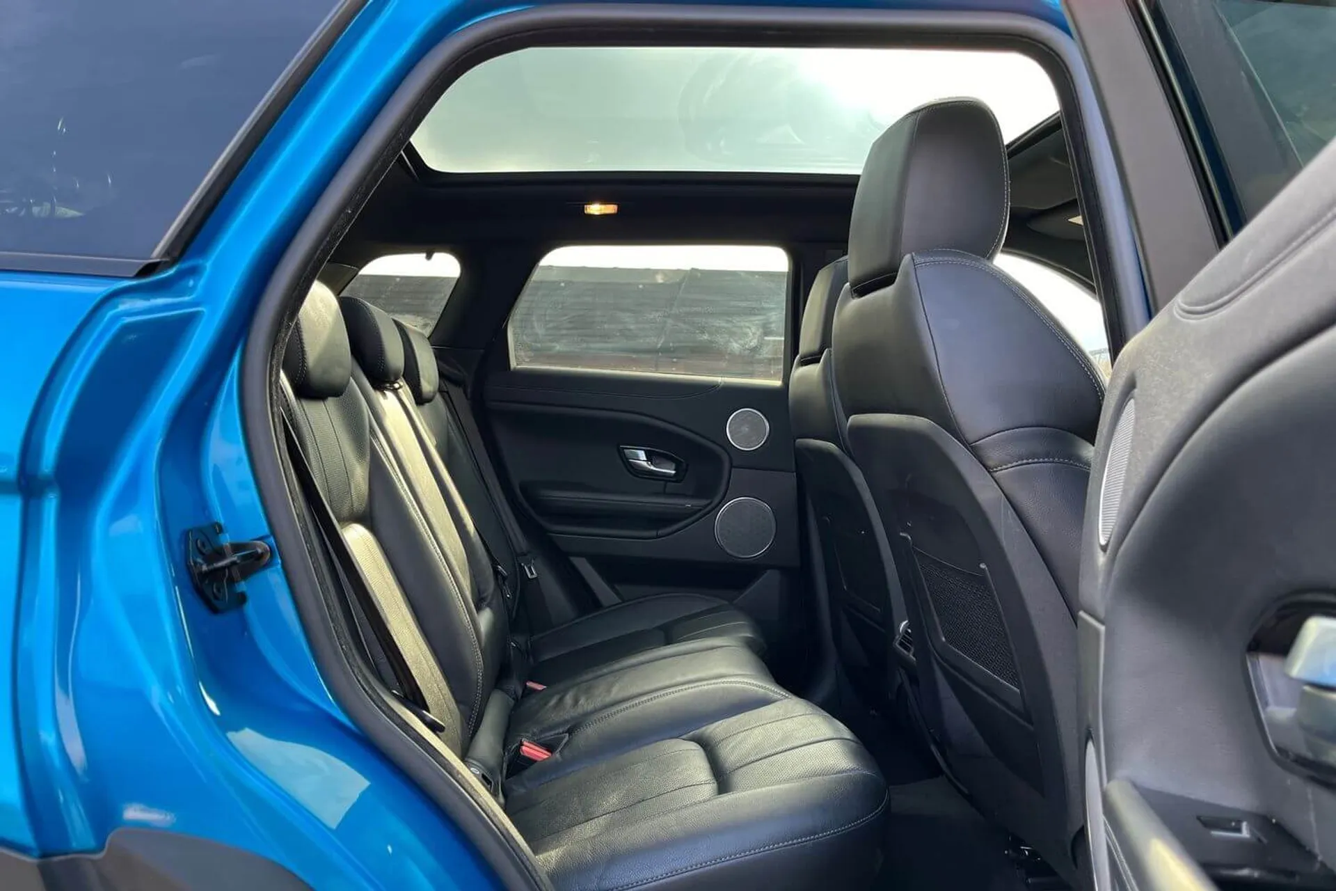 LAND ROVER RANGE ROVER EVOQUE thumbnail image number 22