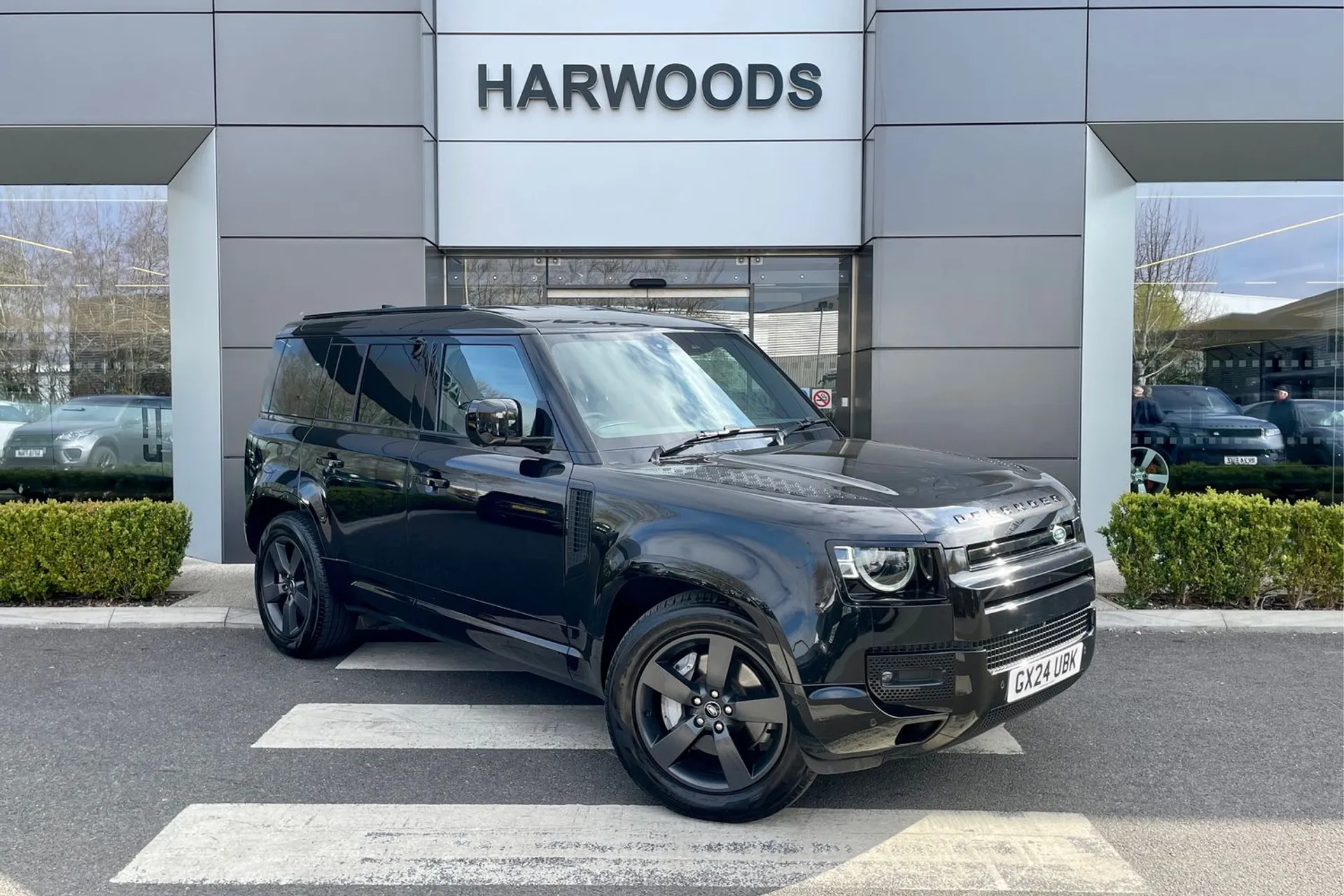 LAND ROVER DEFENDER focused image