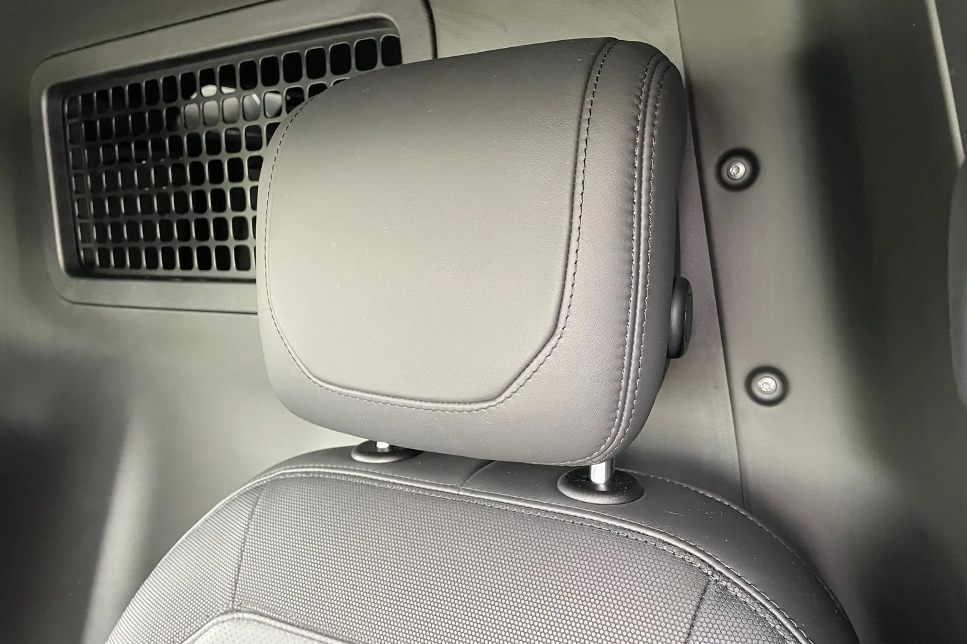 LAND ROVER DEFENDER thumbnail image number 57
