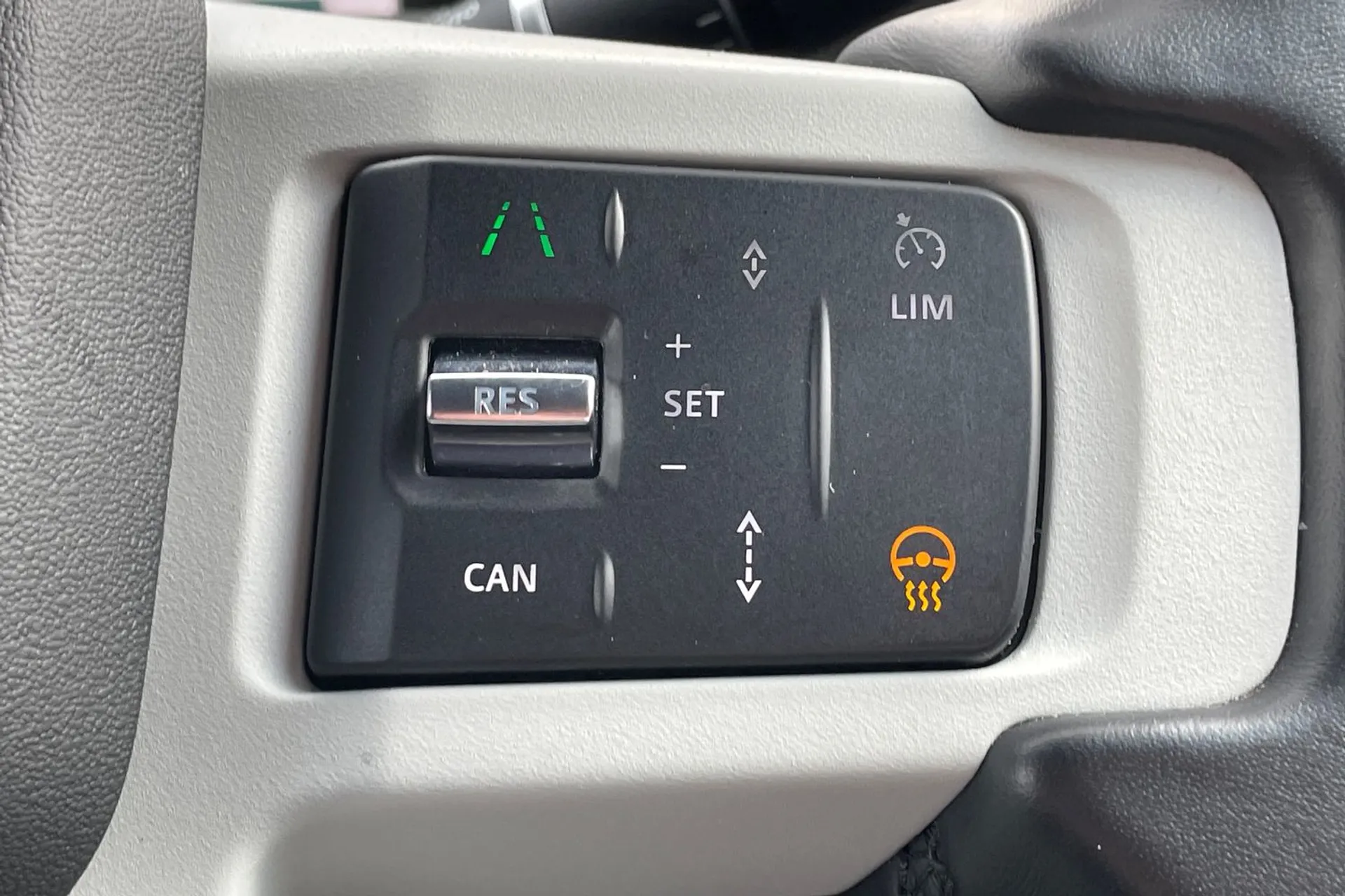 LAND ROVER DEFENDER thumbnail image number 26