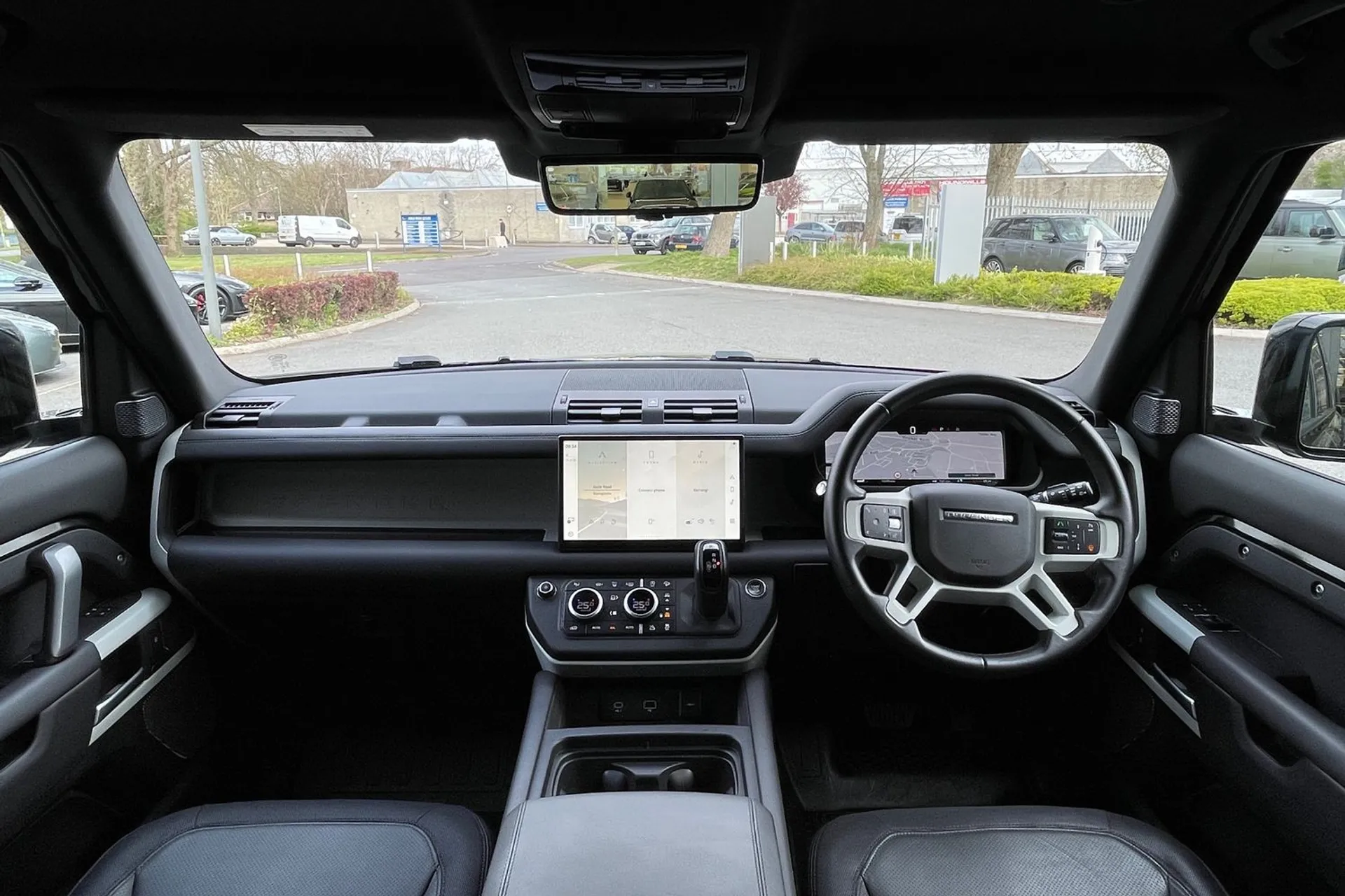 LAND ROVER DEFENDER thumbnail image number 3
