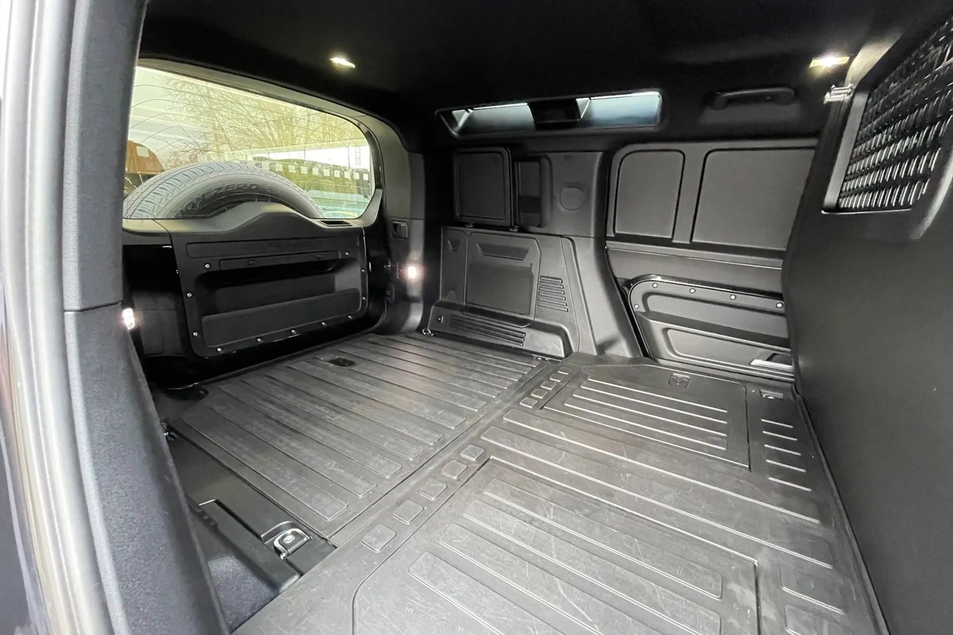 LAND ROVER DEFENDER thumbnail image number 41