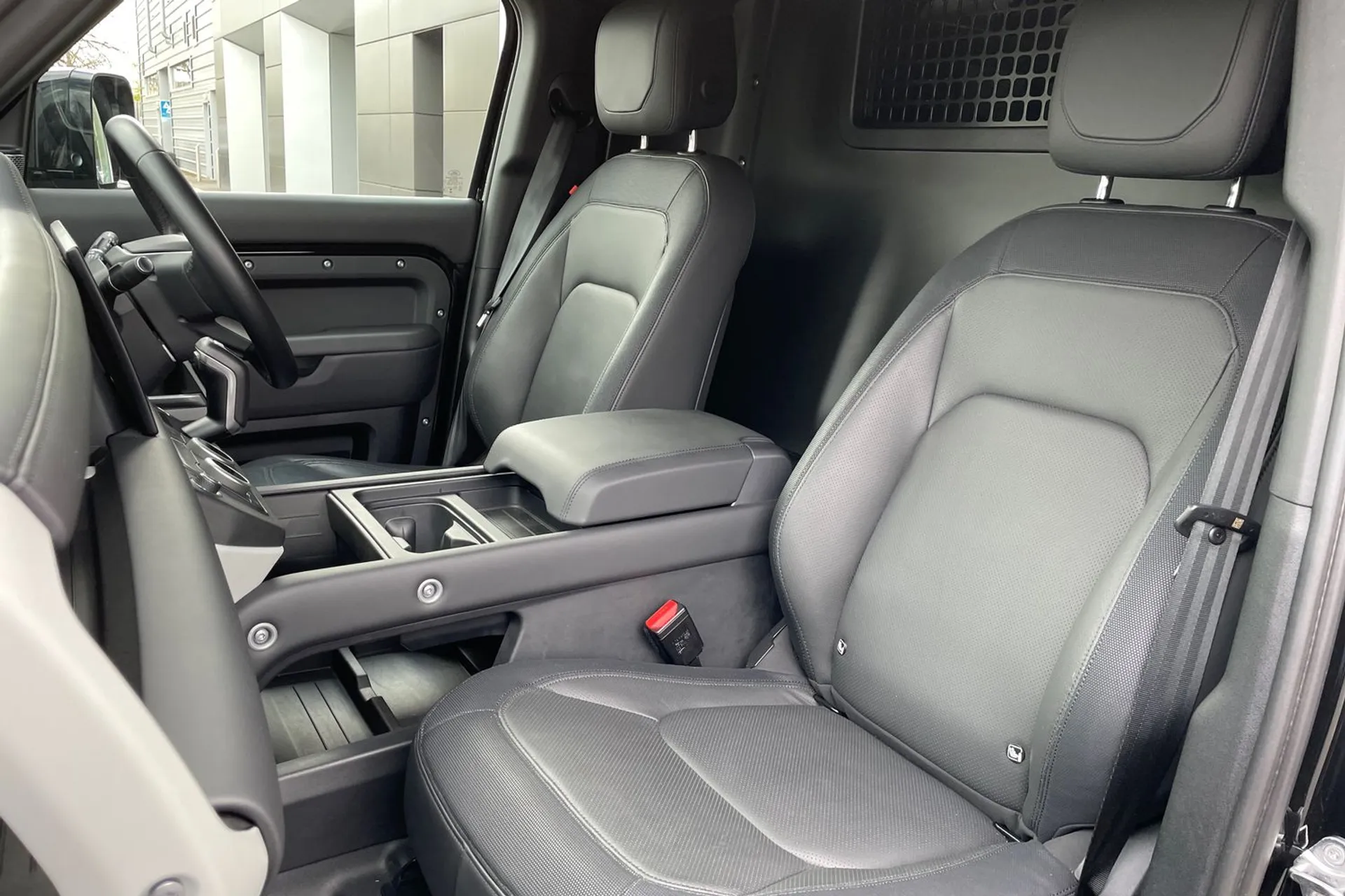 LAND ROVER DEFENDER thumbnail image number 49