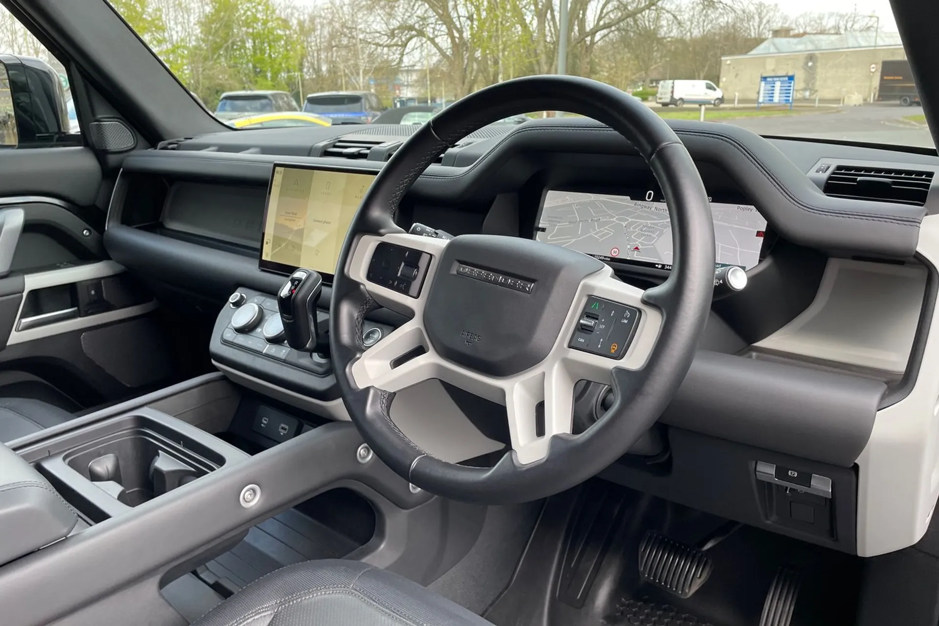 LAND ROVER DEFENDER thumbnail image number 30