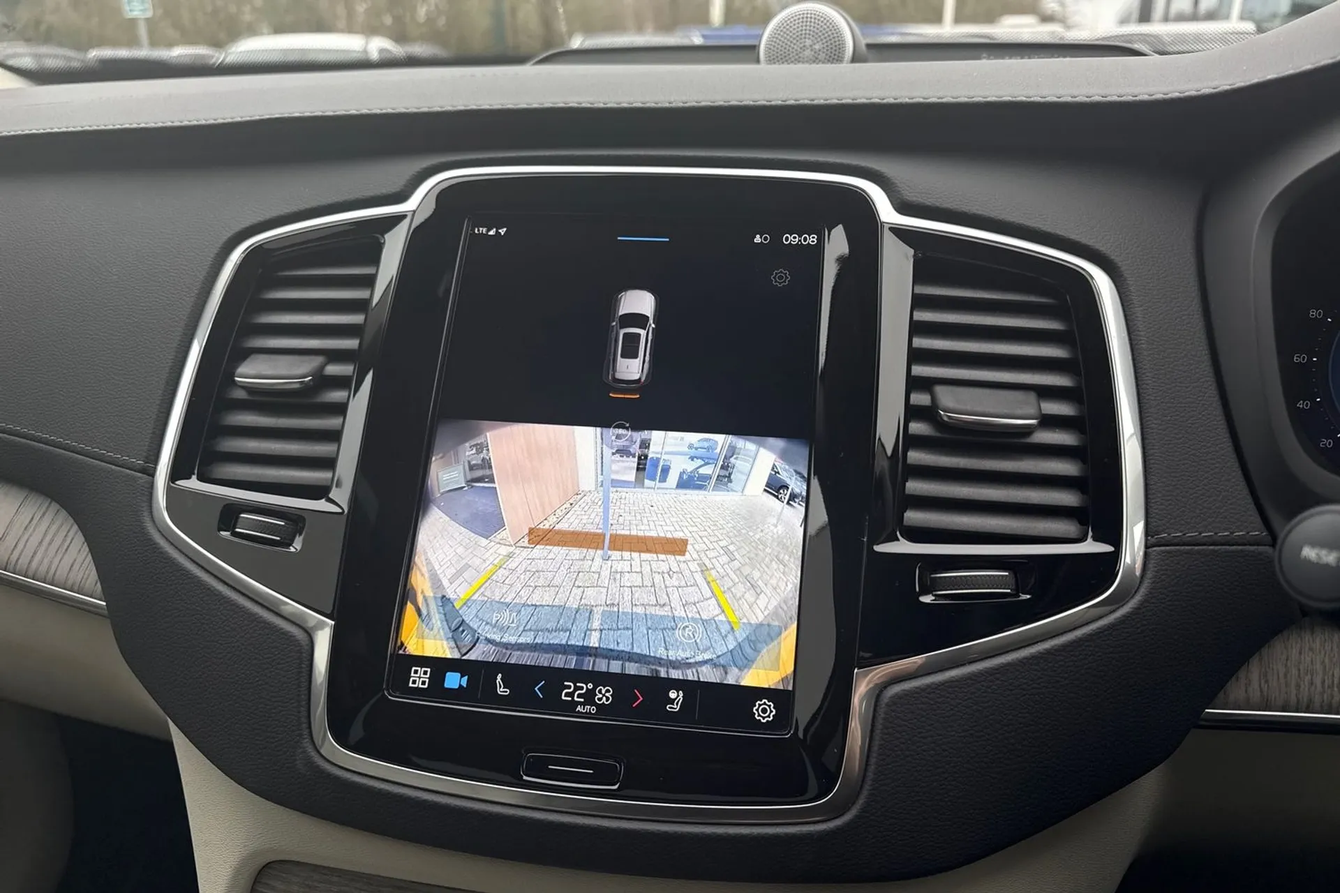 Volvo XC90 thumbnail image number 41