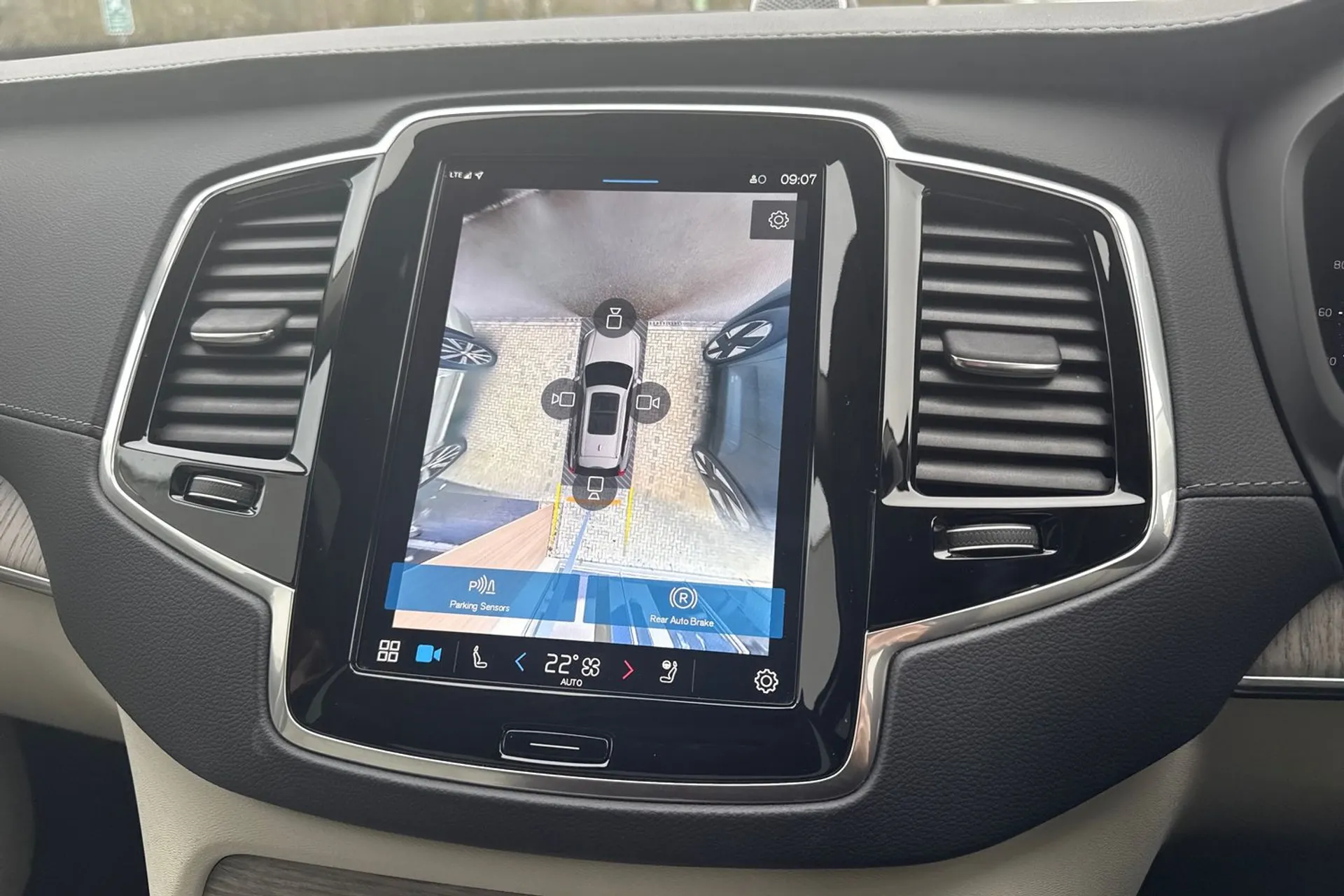 Volvo XC90 thumbnail image number 4