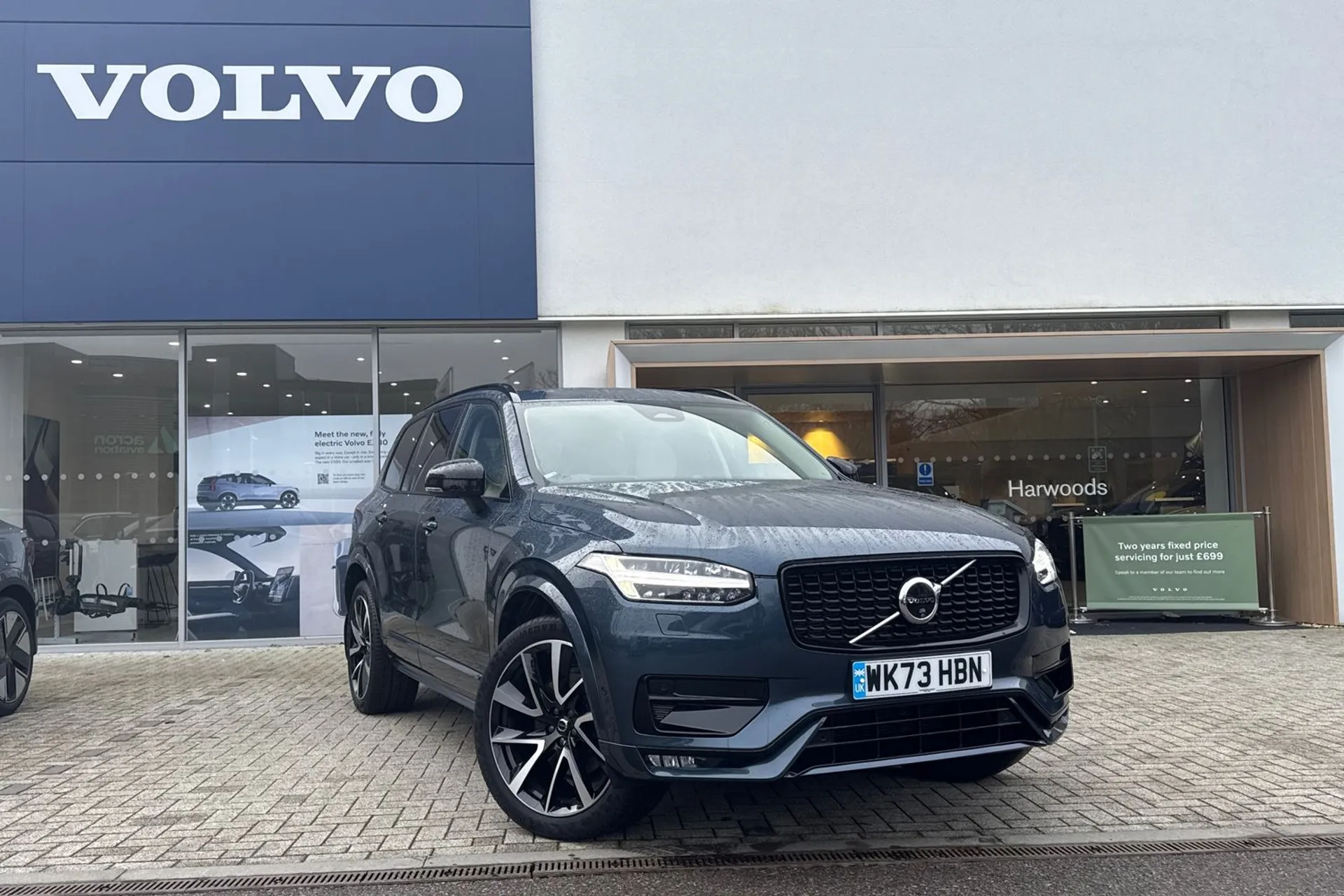 Volvo XC90 focused image