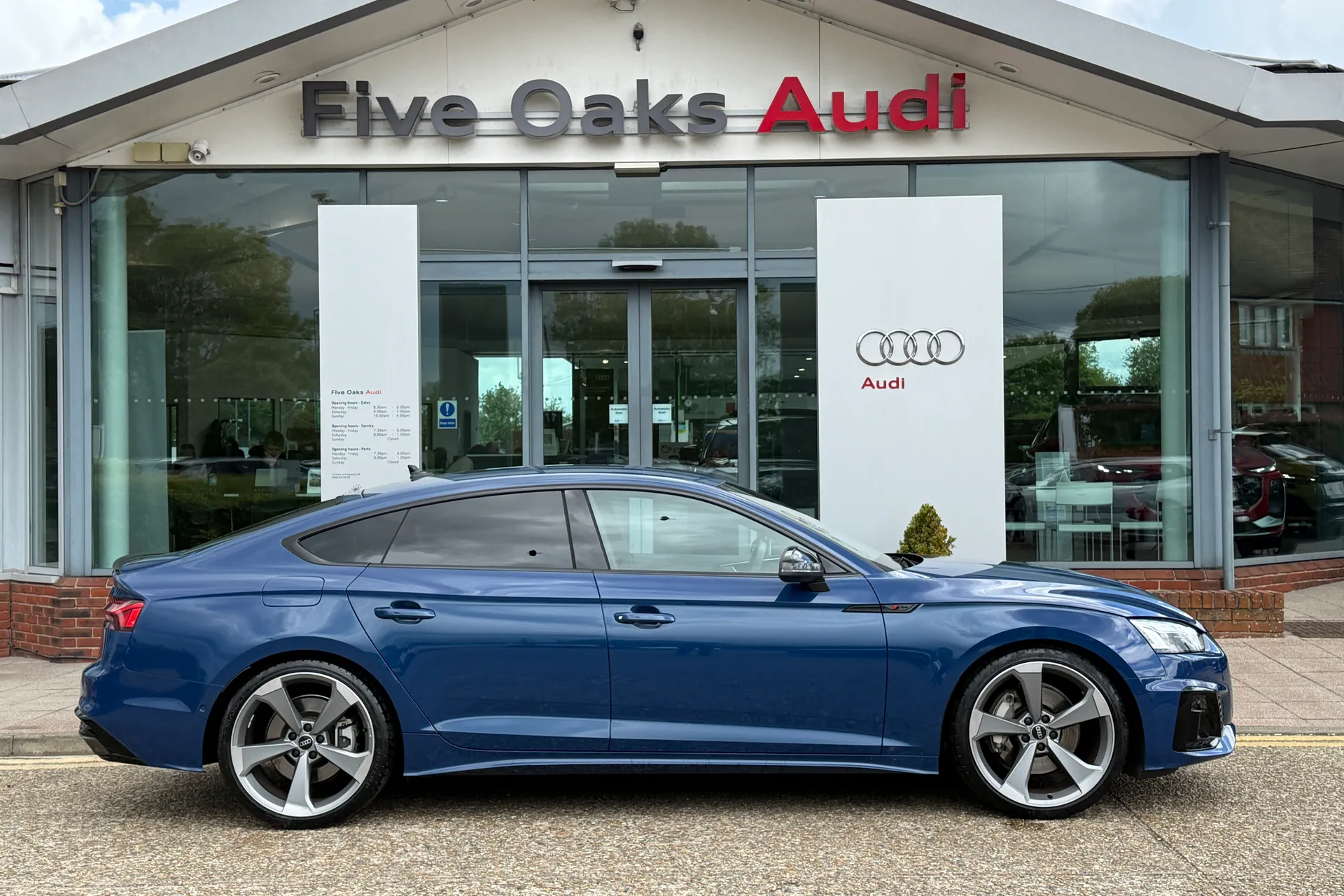Audi A5 thumbnail image number 2
