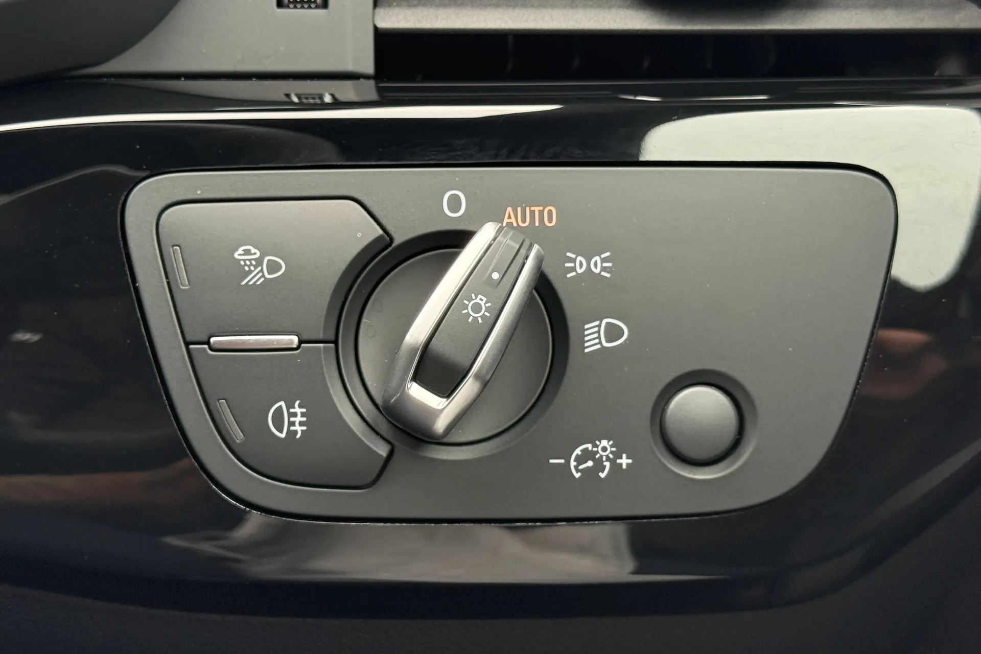 Audi A5 thumbnail image number 25
