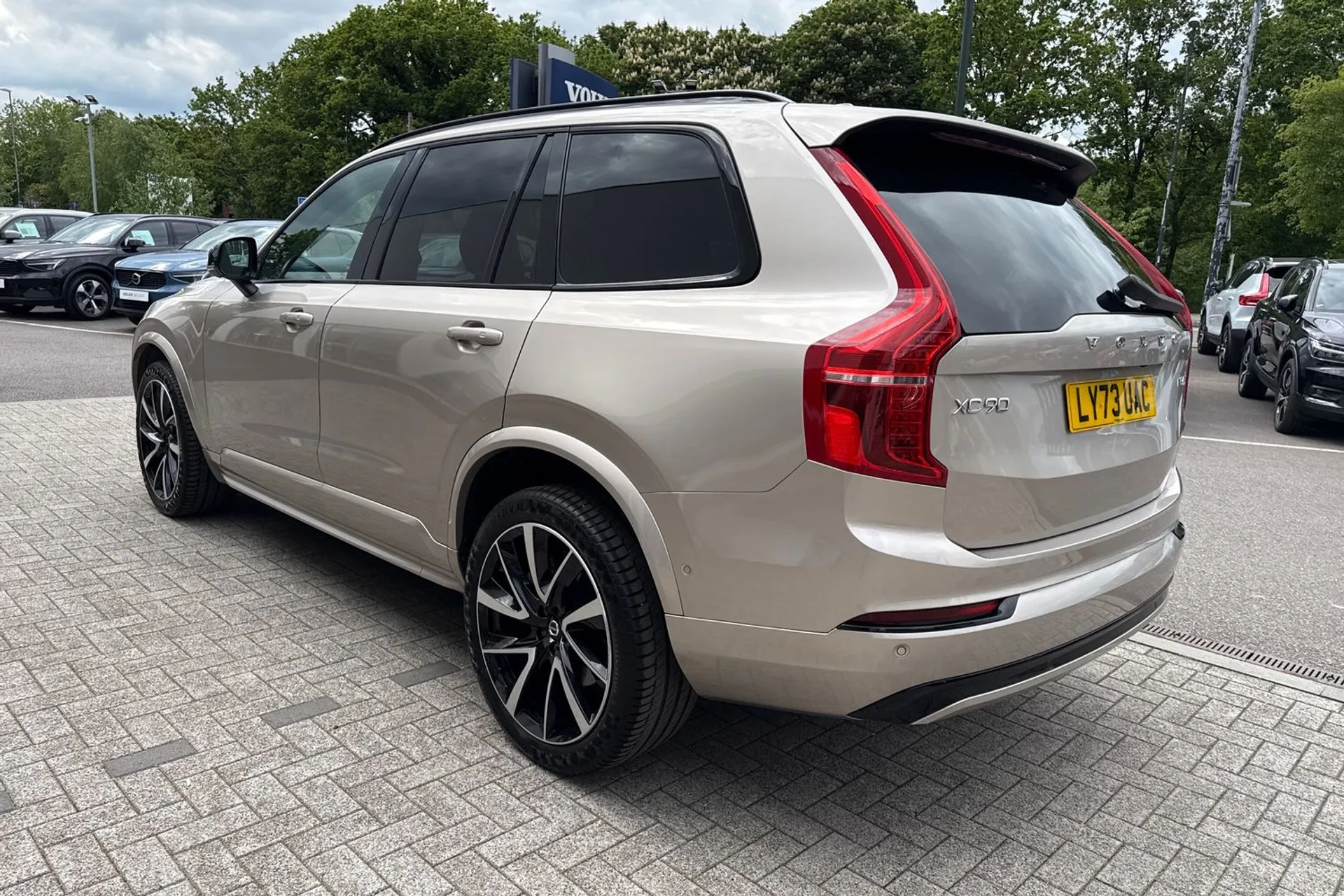Volvo XC90 thumbnail image number 11