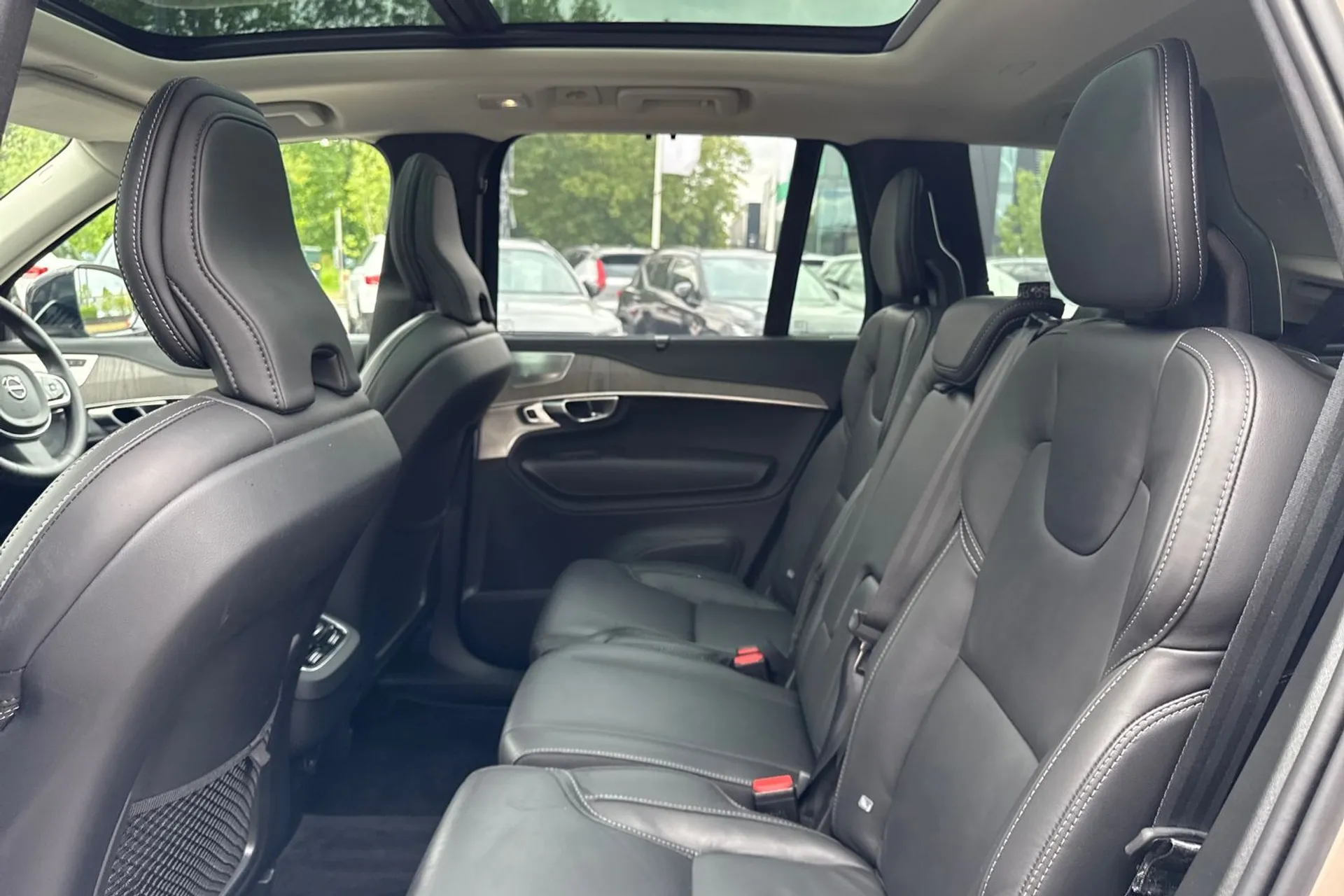 Volvo XC90 thumbnail image number 30