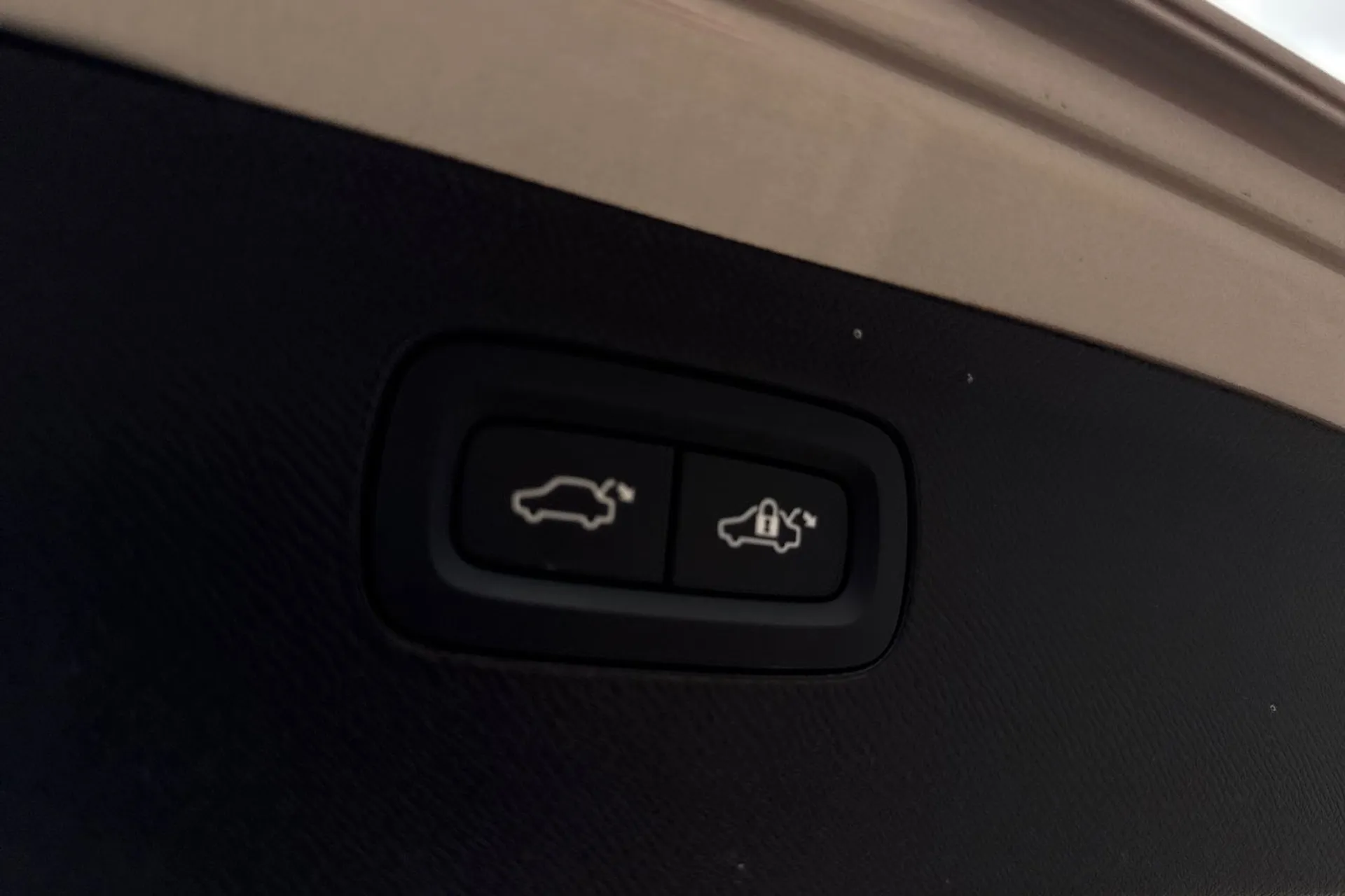 Volvo XC90 thumbnail image number 21