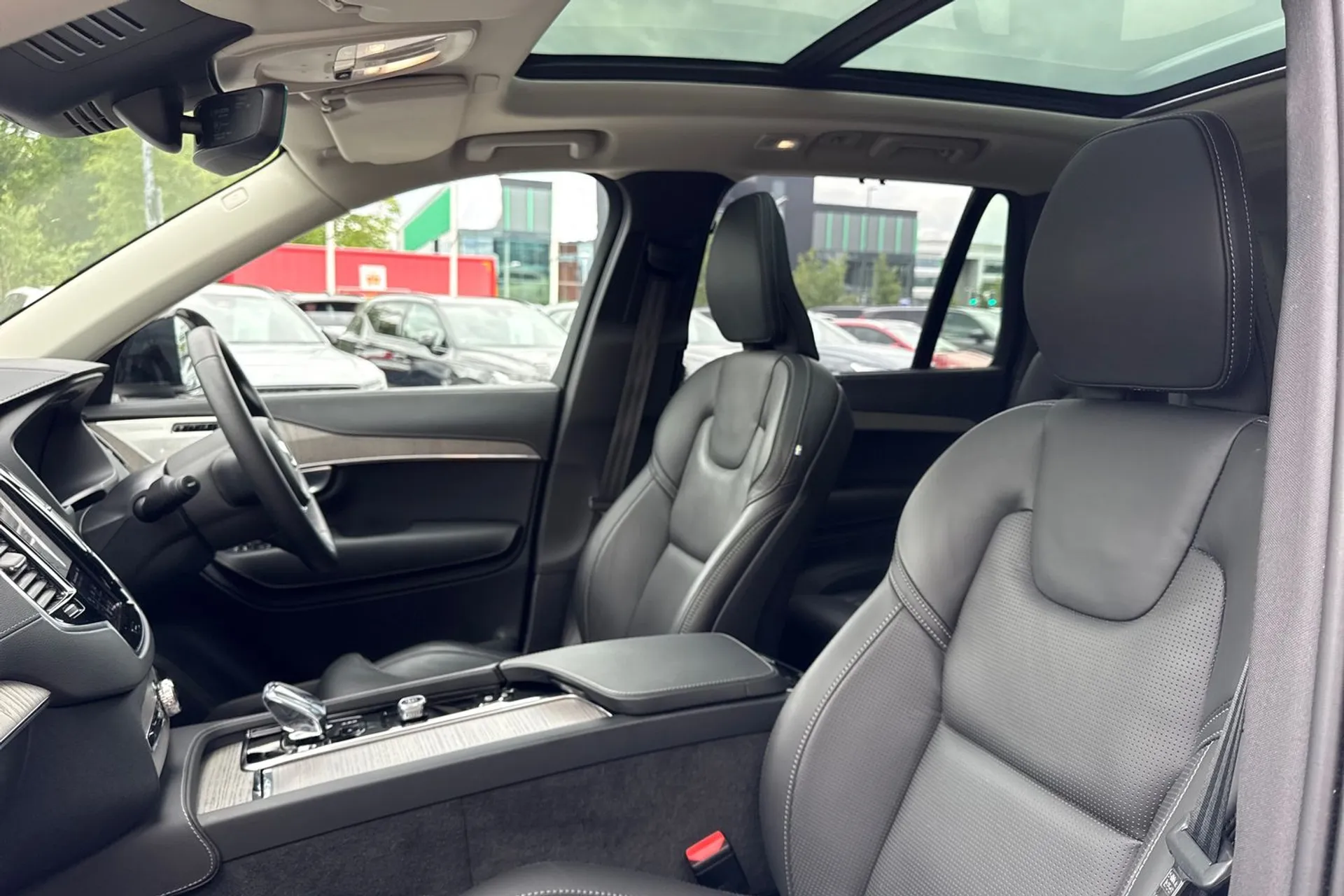 Volvo XC90 thumbnail image number 28
