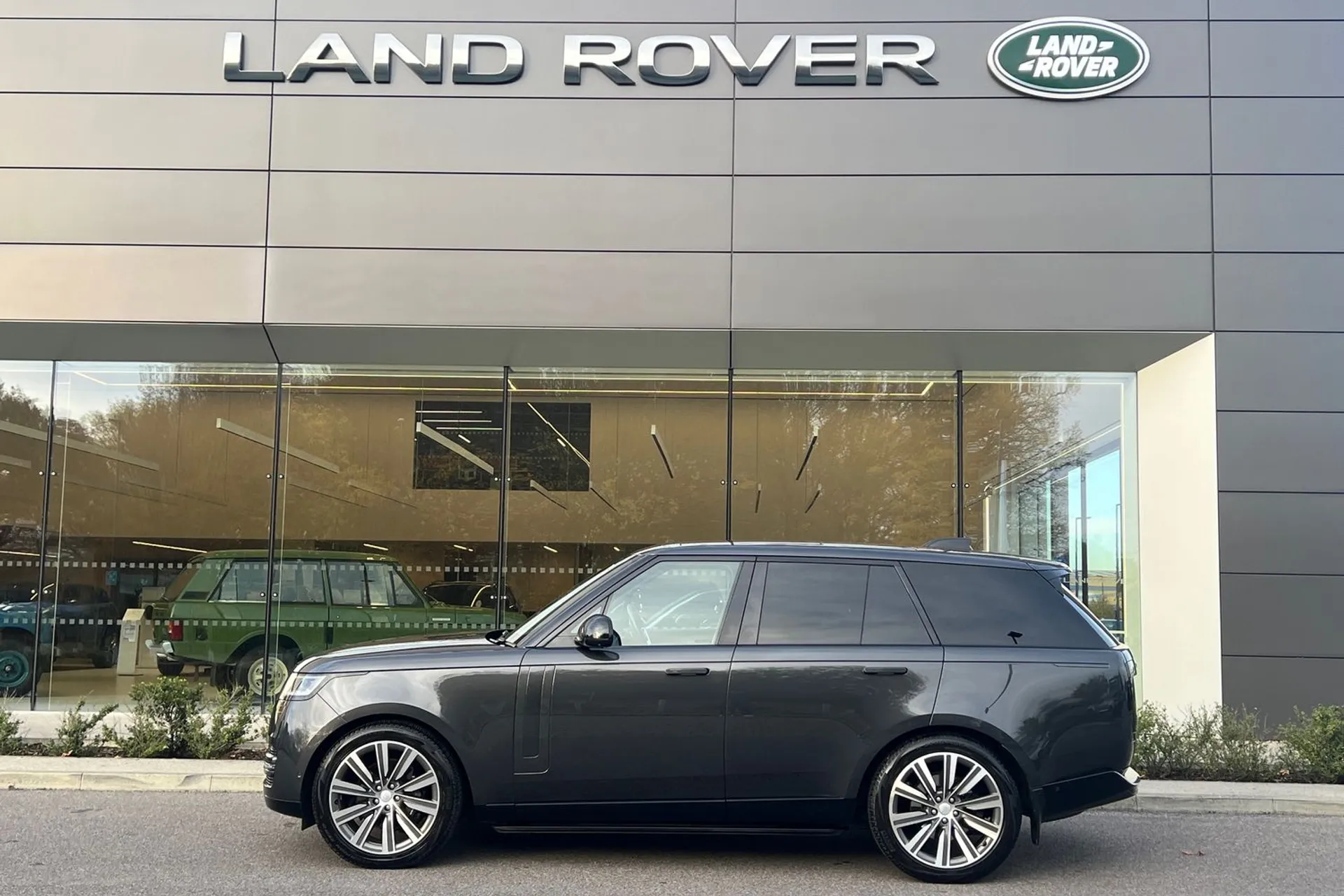 LAND ROVER RANGE ROVER thumbnail image number 9