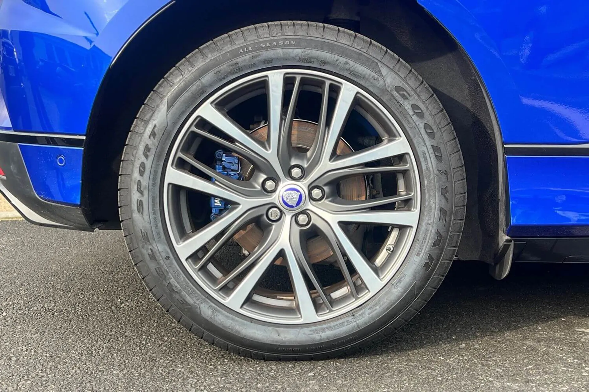 Jaguar I-PACE thumbnail image number 14