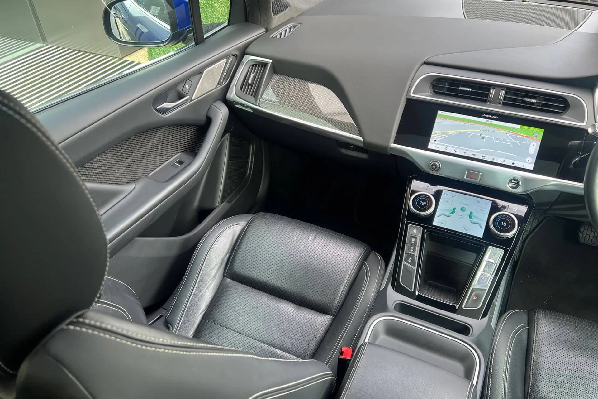 Jaguar I-PACE thumbnail image number 34