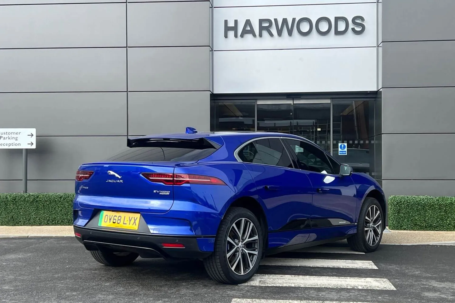 Jaguar I-PACE thumbnail image number 7