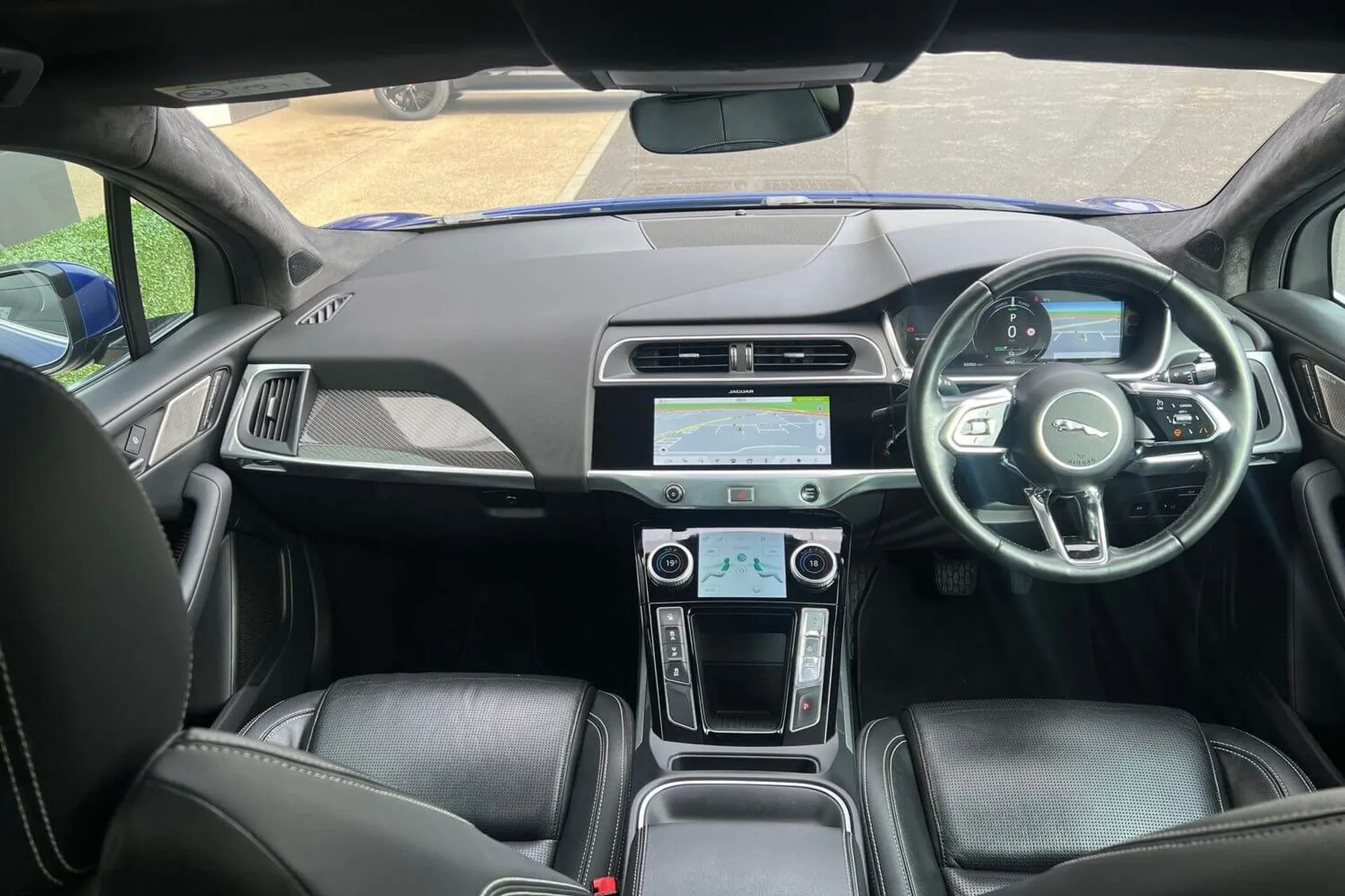 Jaguar I-PACE thumbnail image number 6