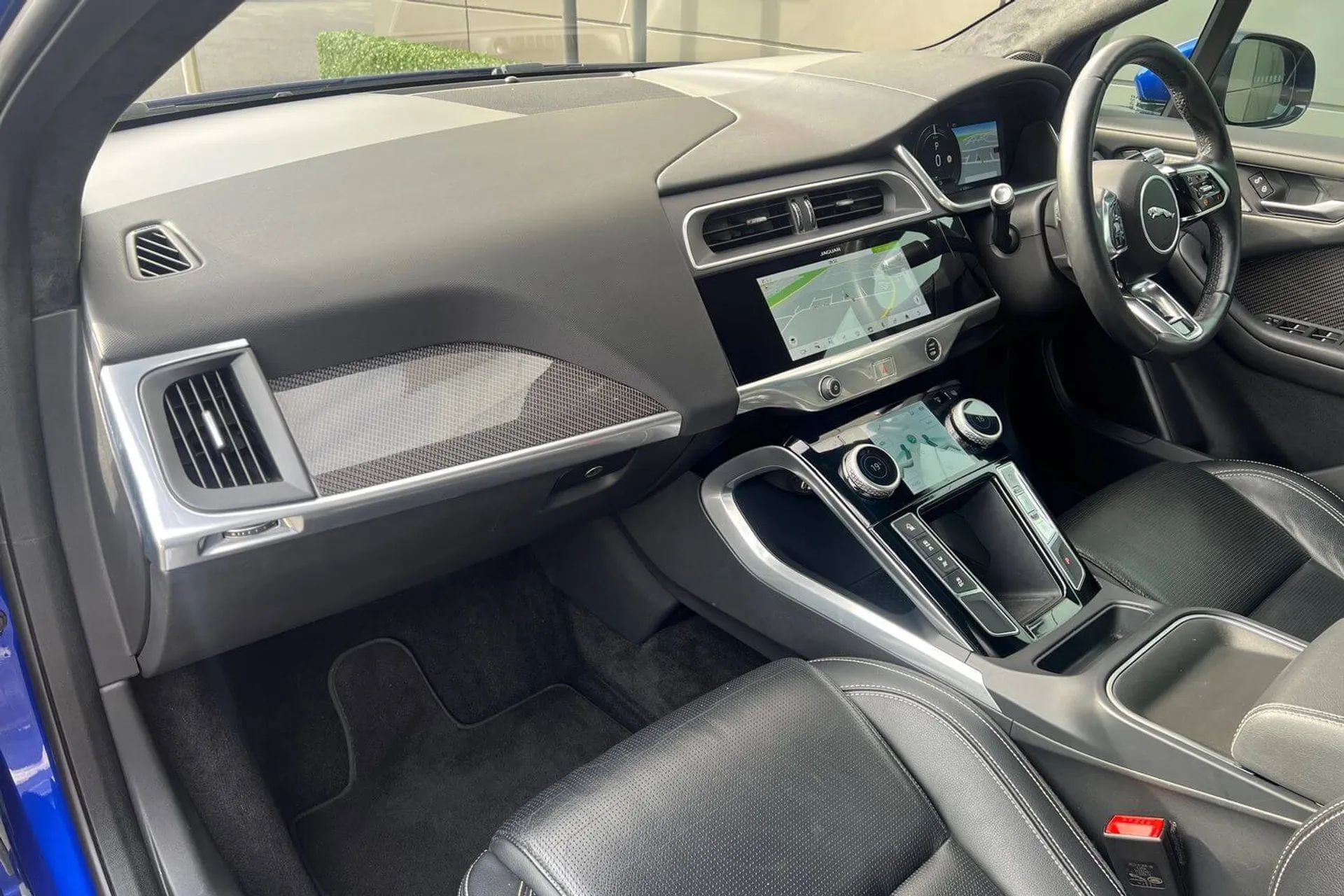 Jaguar I-PACE thumbnail image number 29