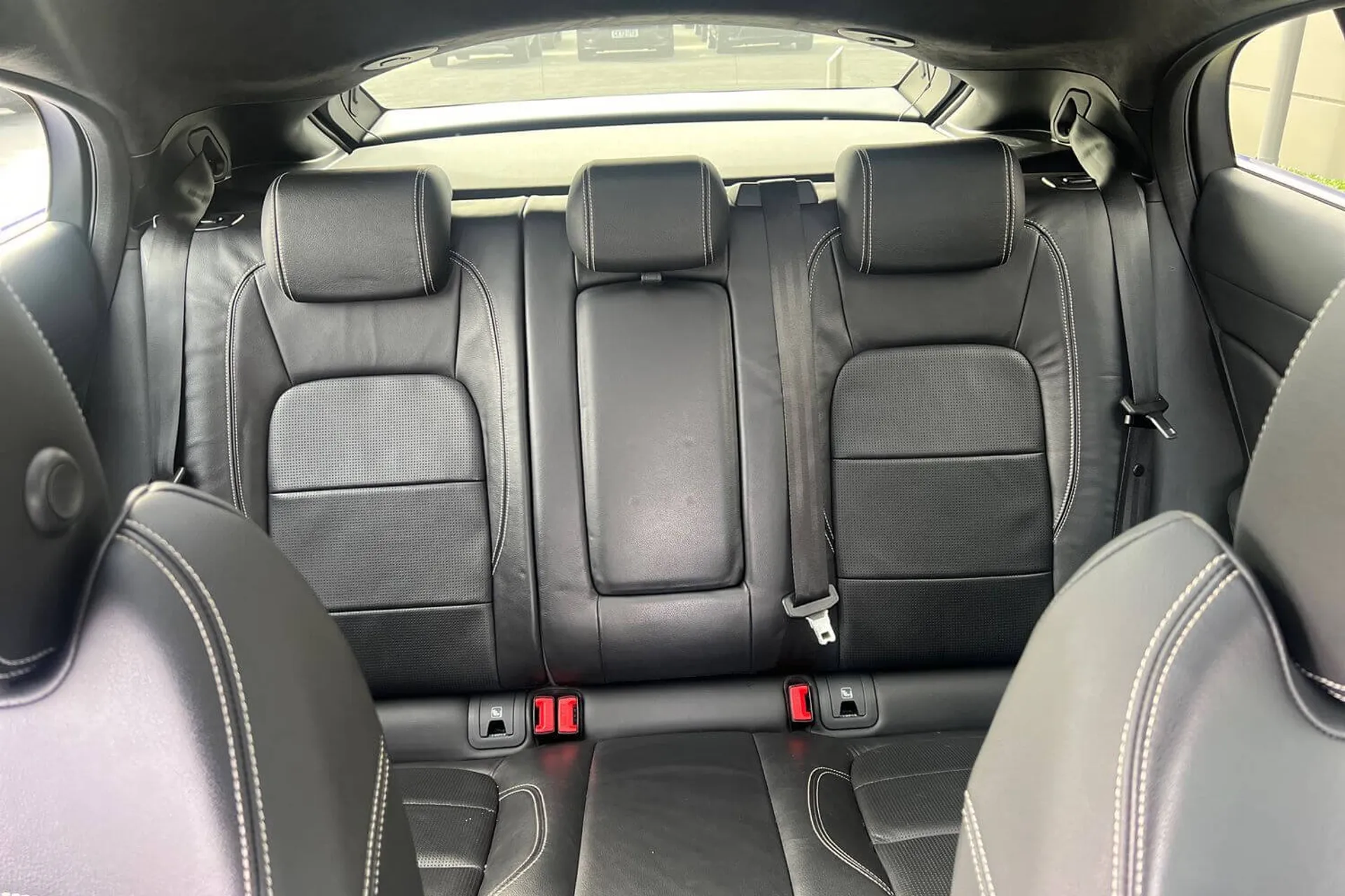 Jaguar I-PACE thumbnail image number 33