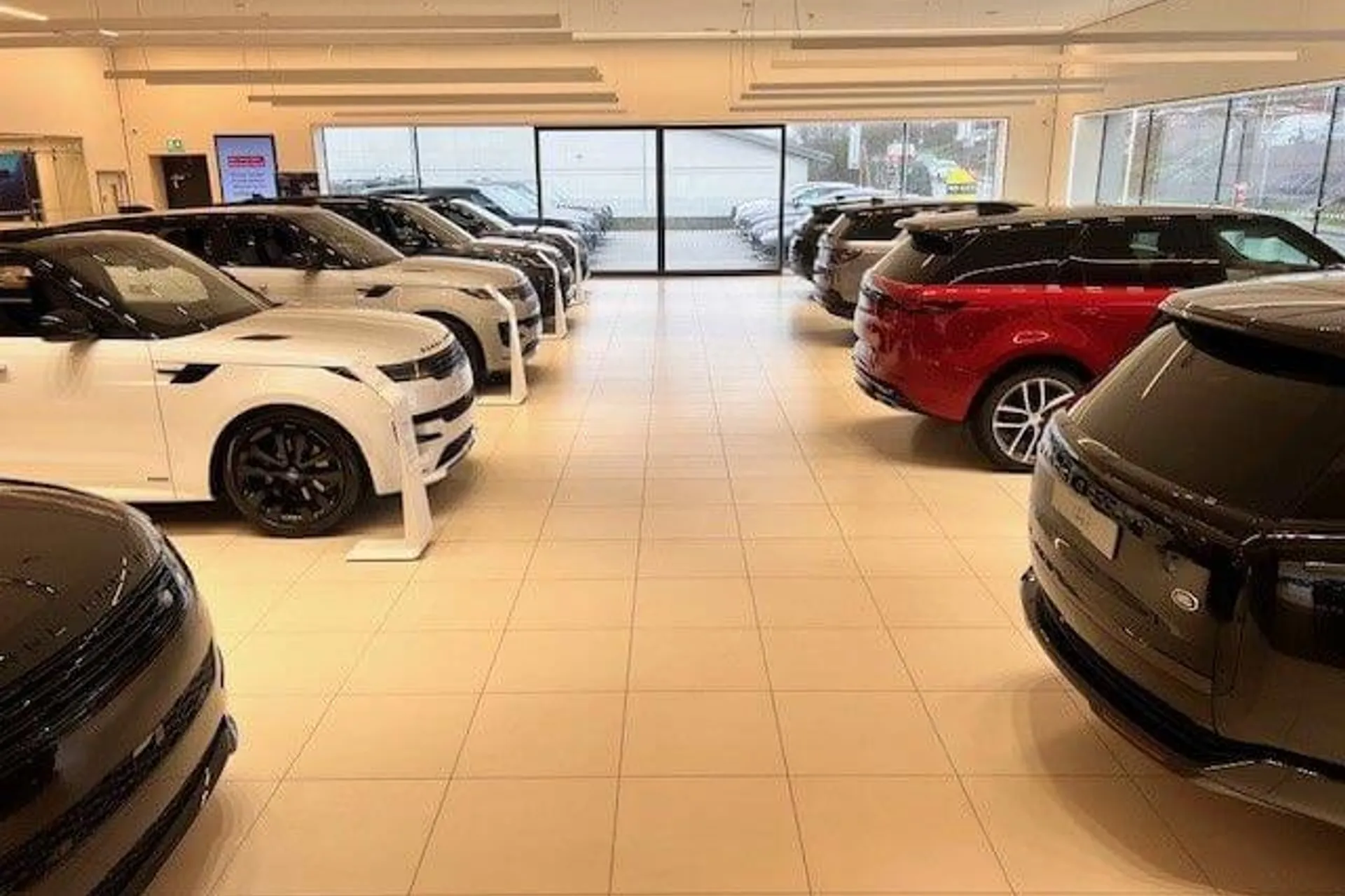 Jaguar I-PACE thumbnail image number 80