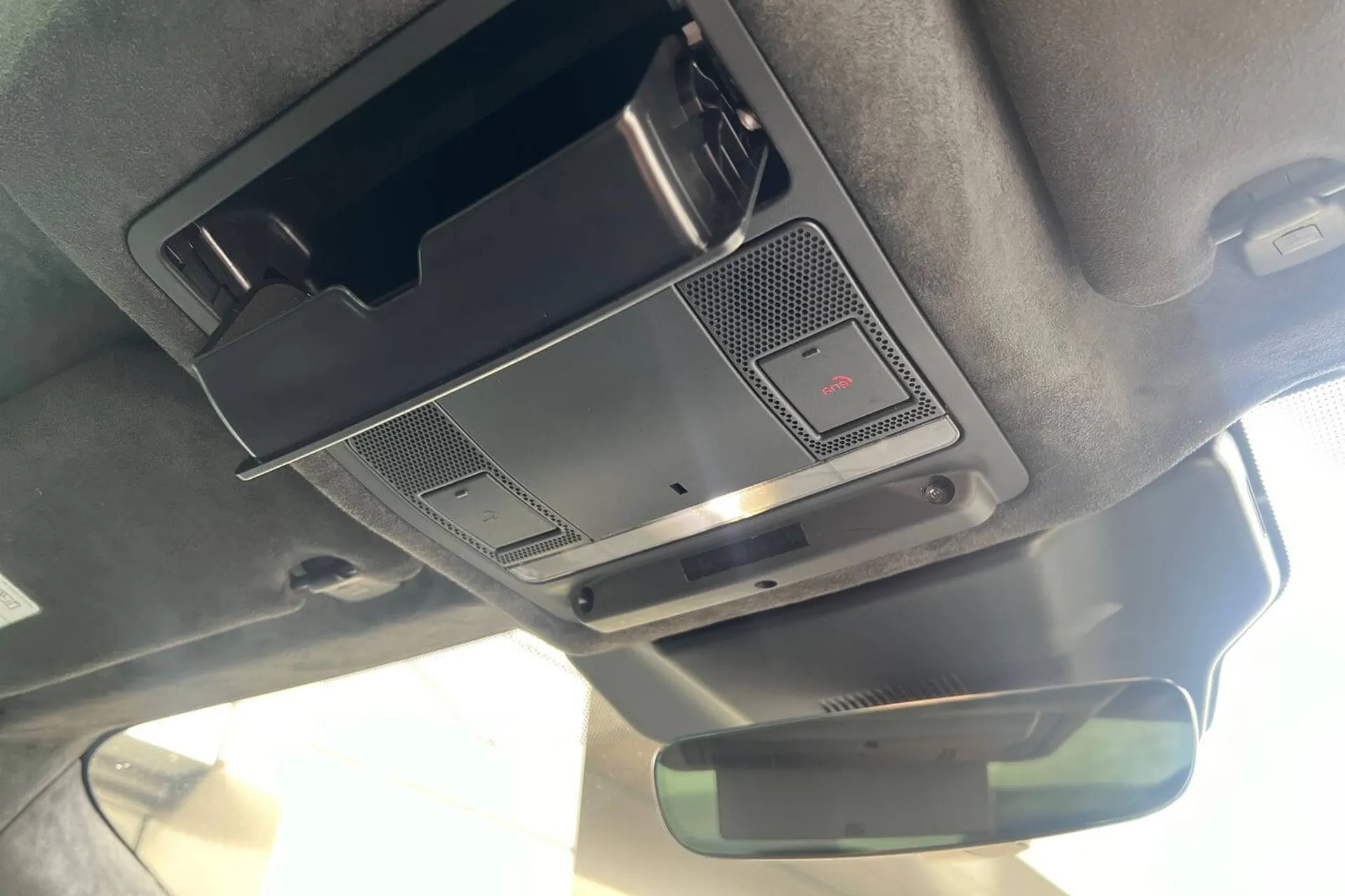 Jaguar I-PACE thumbnail image number 48